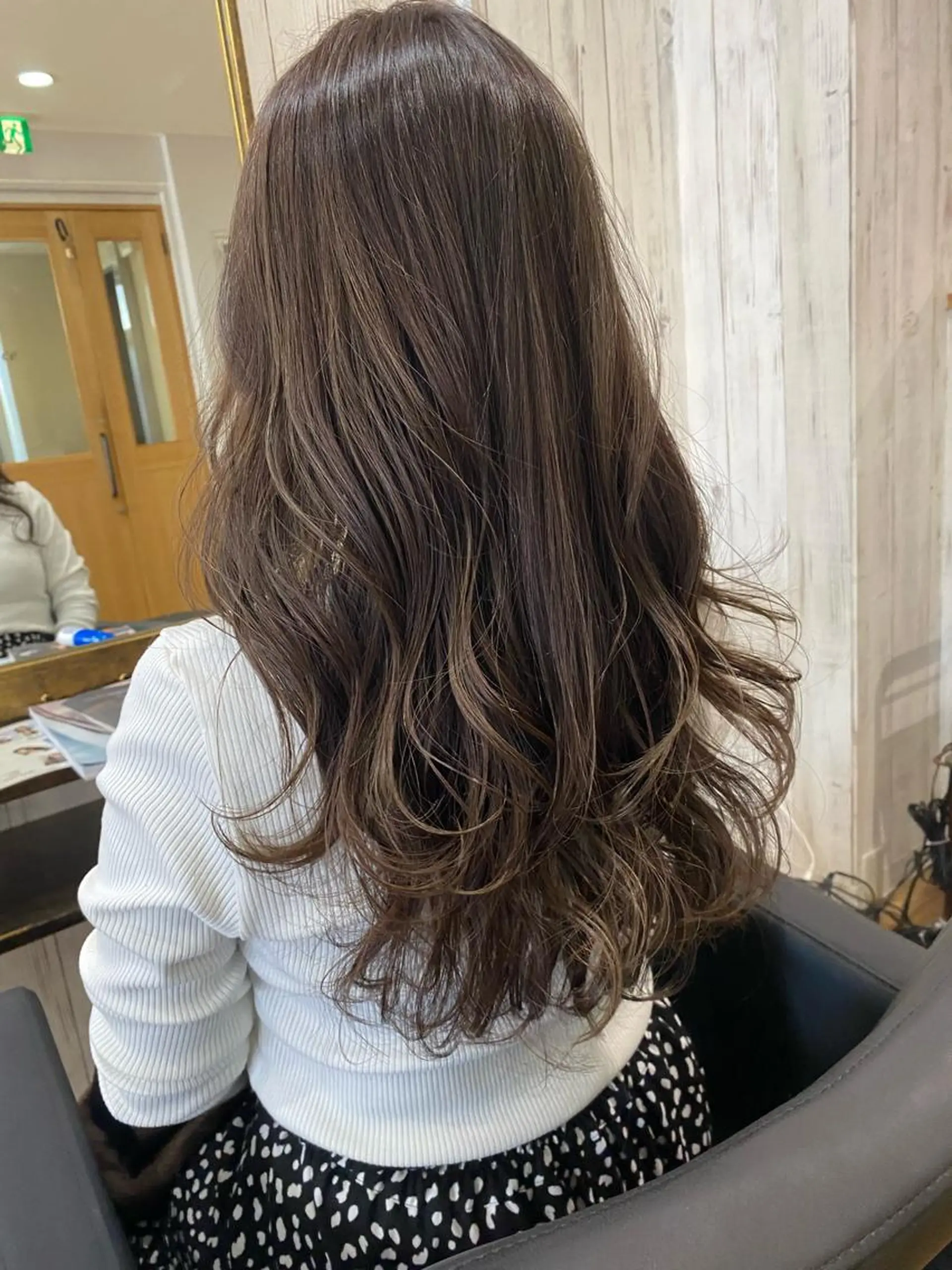 ロング カラー アッシュ 透明感カラー インナーカラー くびれヘア 外国人風カラー reverie【レヴリー】所属・夜23時まで予約🉑 reverieあきらのその他イメージ