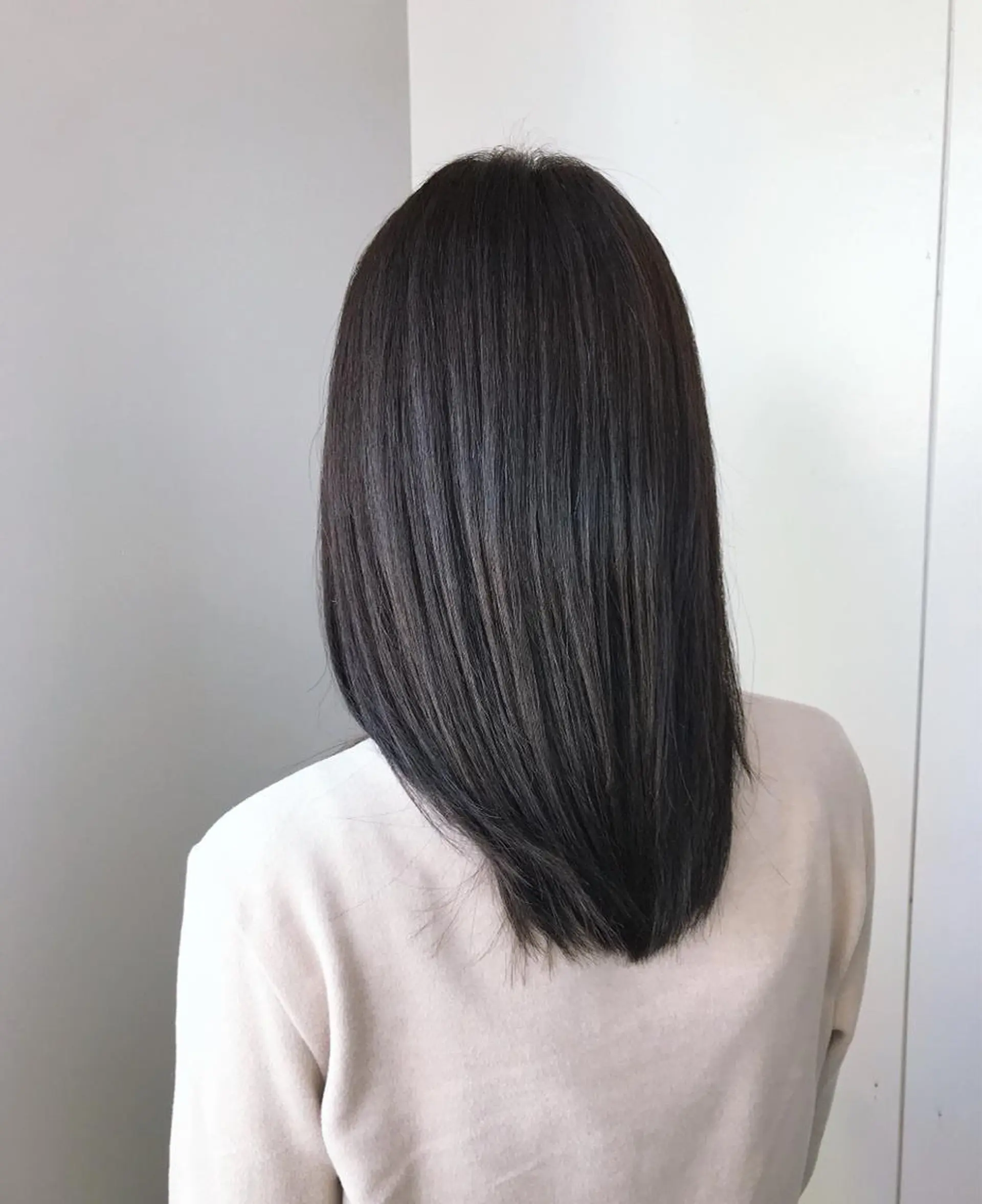 セミロング カラー アッシュ アッシュブラウン ブラウンカラー 松本 唯のヘアスタイル