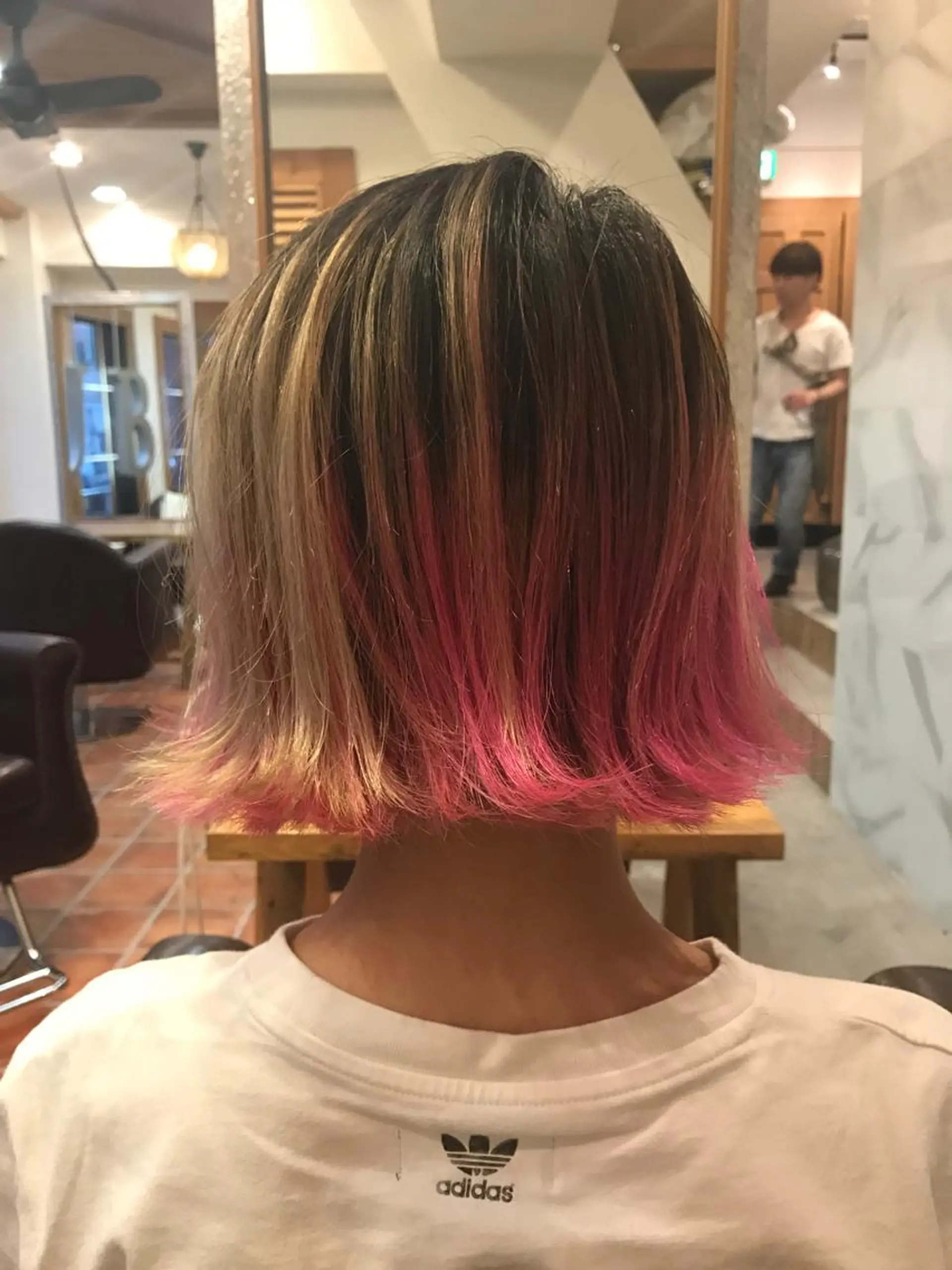 ショート カラー ハイライトカラー ピンクカラー ハイライト ACT仙川所属・みうら ミウラのヘアスタイル