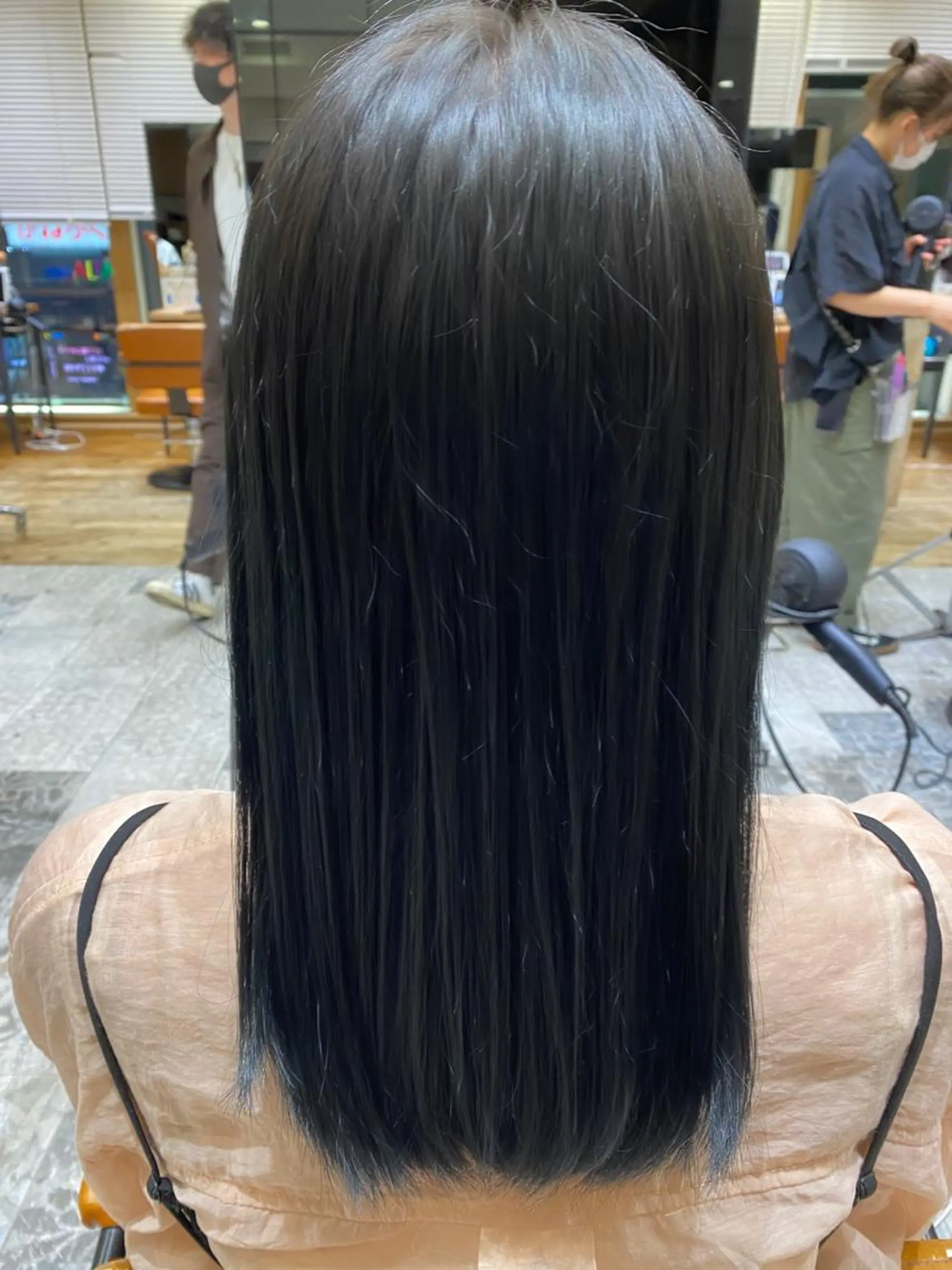 カラー ヘアカラー 新宿/レイヤー 顔周りカット溝手優太のヘアスタイル