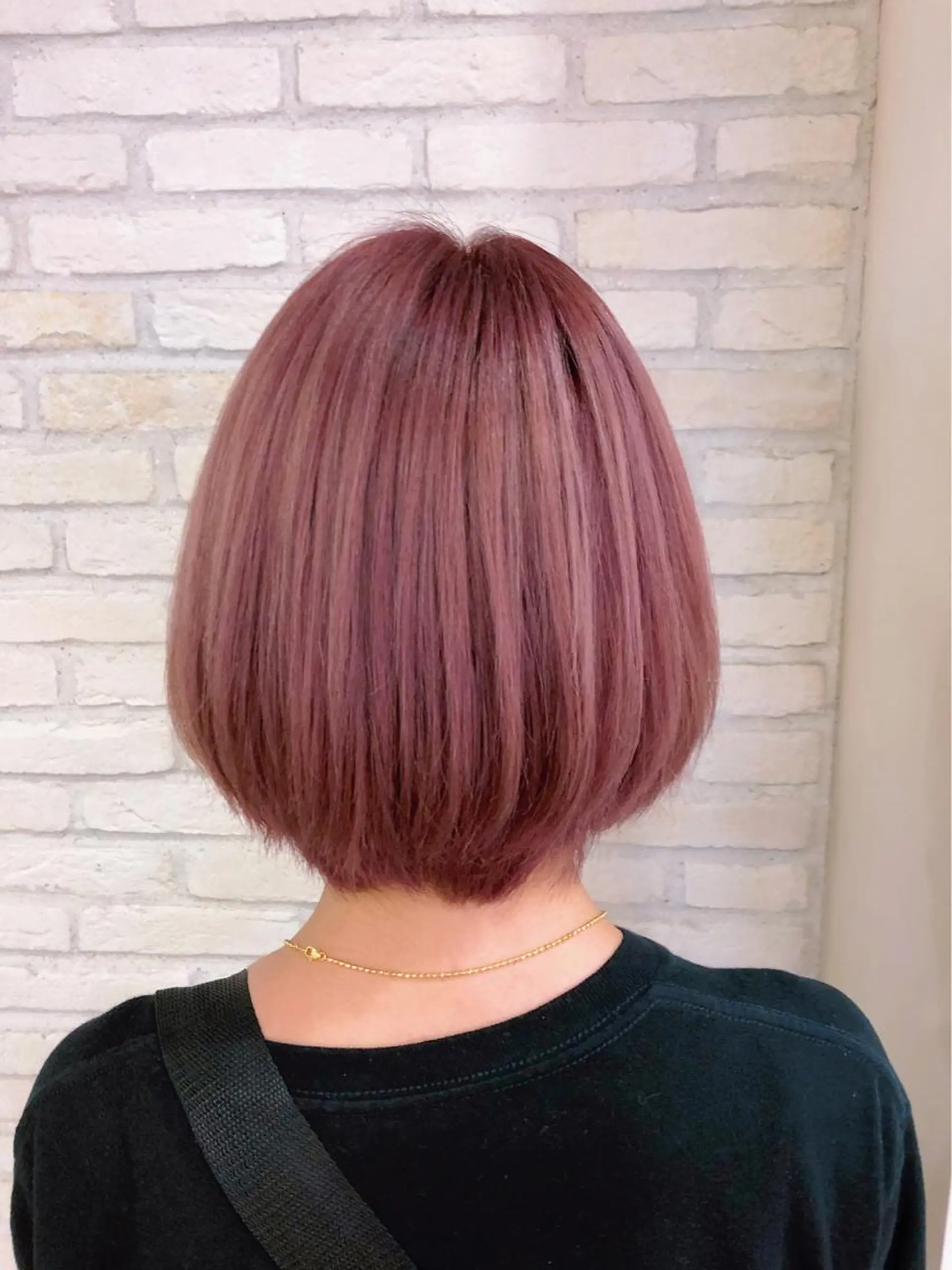 ショート カラー ブリーチ ピンクカラー HAUS 片山みほのヘアスタイル