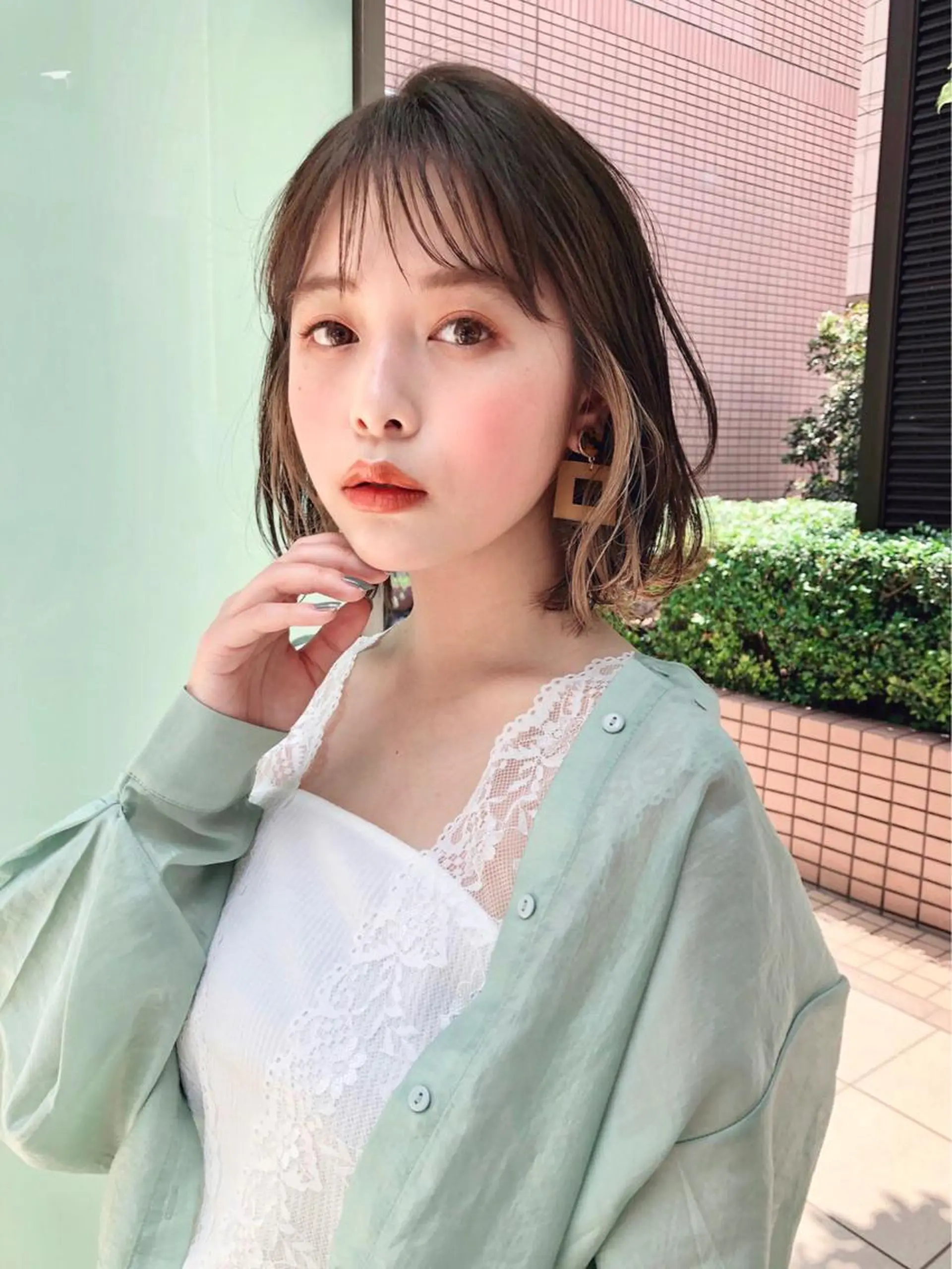 ミディアム カラー インナーカラー ボブ 外ハネヘア SALOWIN吉祥寺suite店所属・似合わせレイヤー 🇰🇷荒木洋文のヘアスタイル