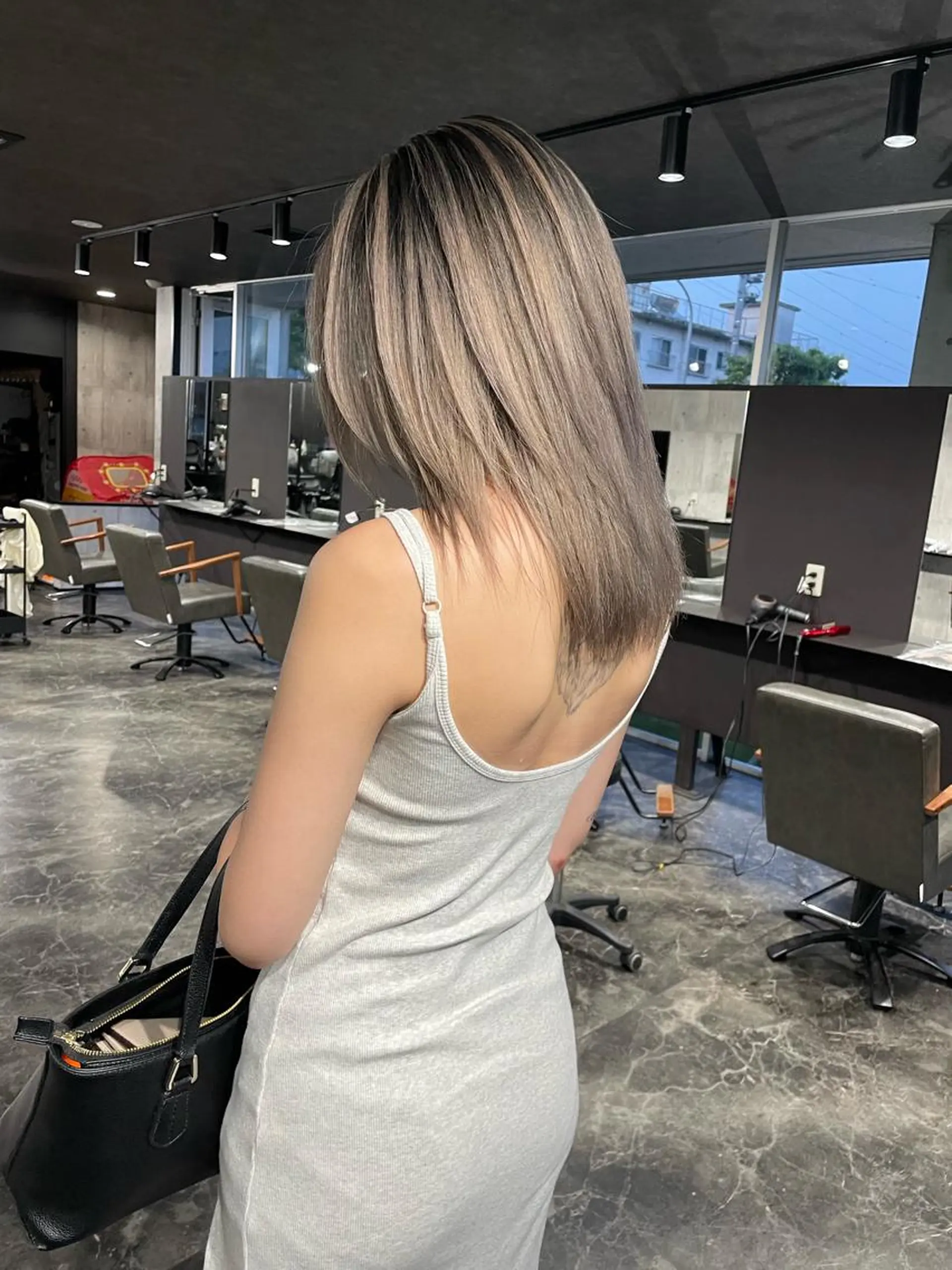 カラー ヘアカラー トリートメント REGOLITH （レゴリス）所属・山田隆成/韓国カット バレ、ハイライト得意のヘアスタイル