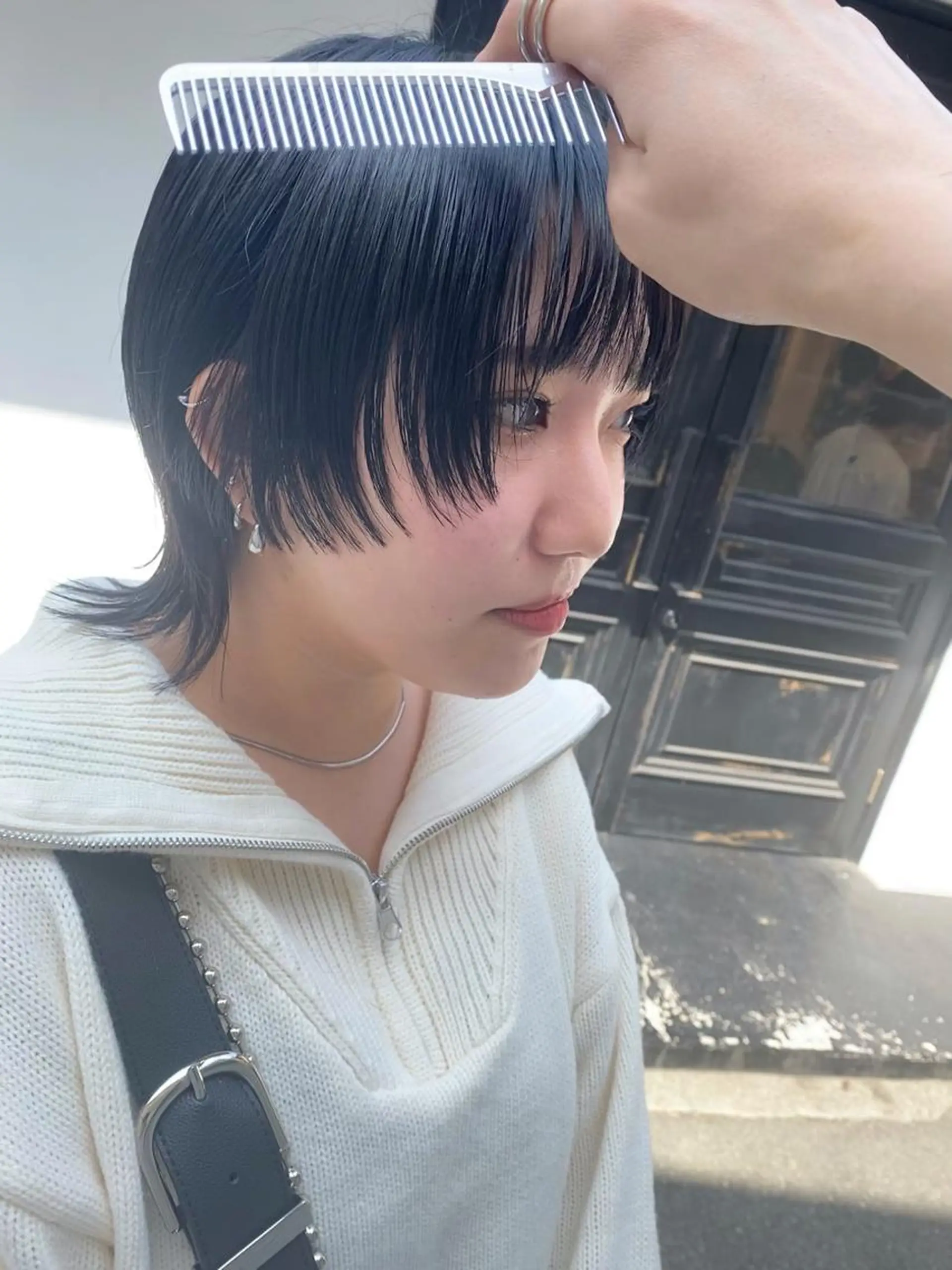 ミディアム カラー 黒髪 ウルフカット tonari 梅田、中崎町のヘアスタイル