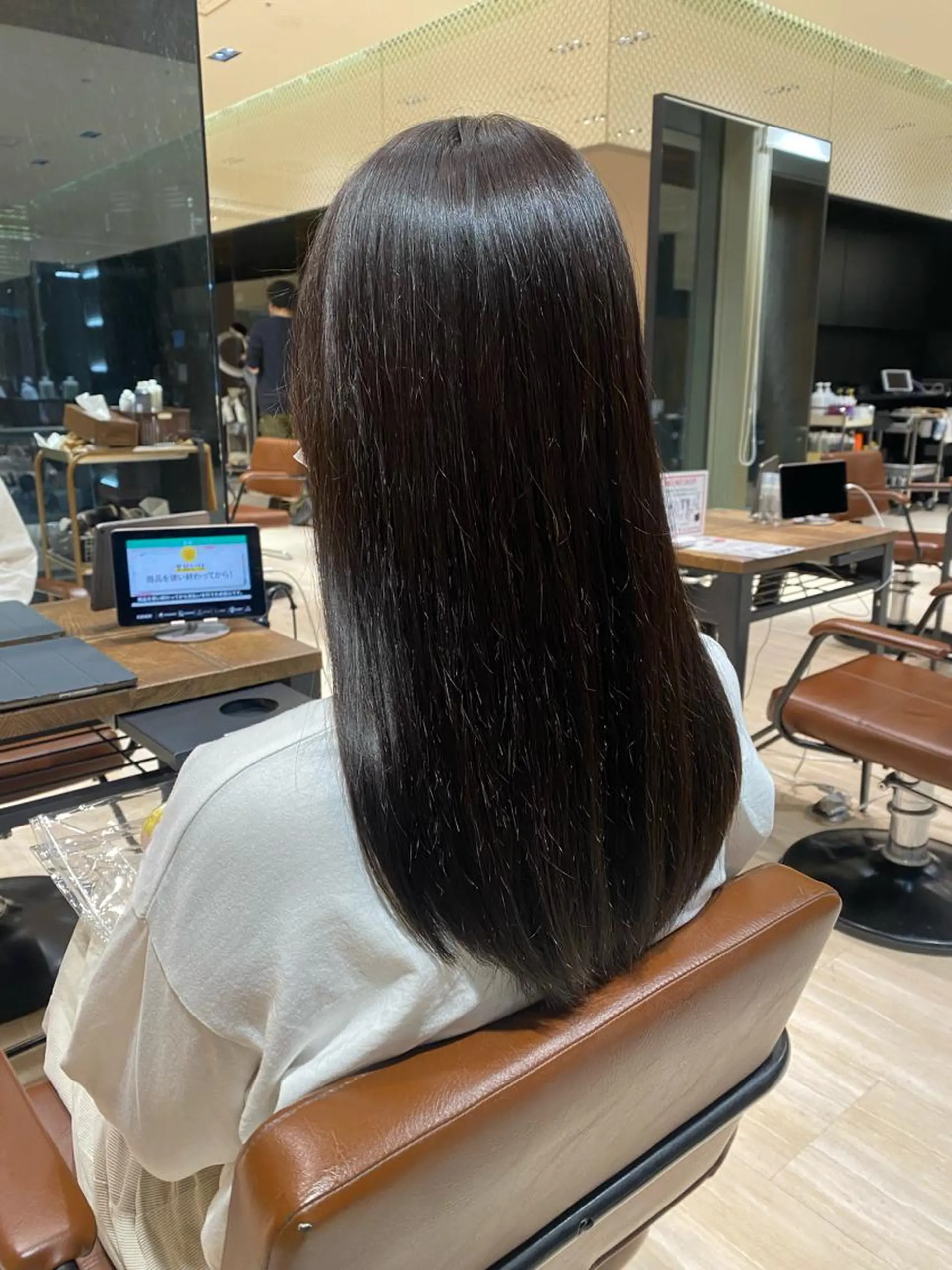 セミロング カラー 佐藤 悠衣/透明感 カラー/似合わせ前髪のヘアスタイル