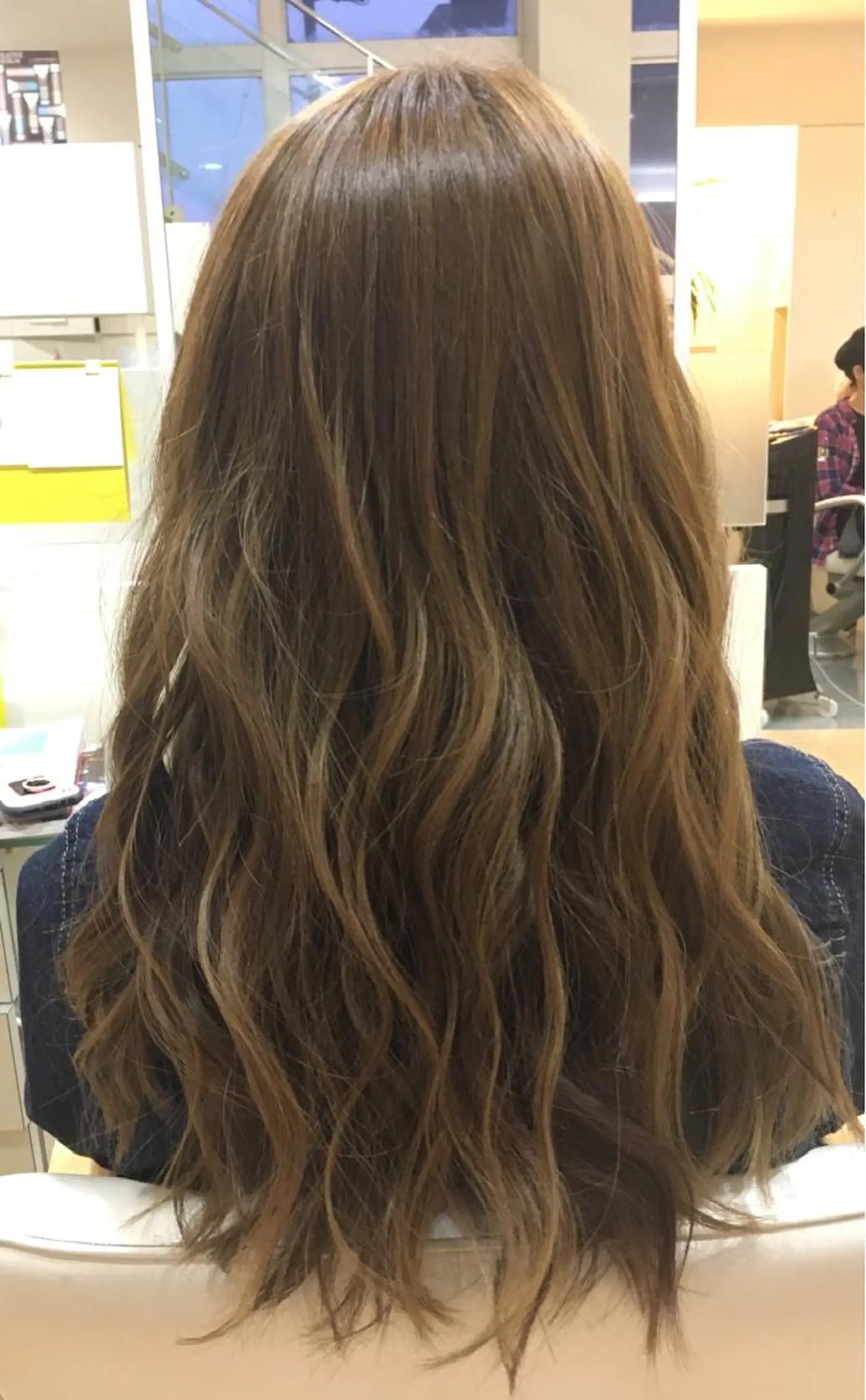 ロング カラー ヘアアレンジ ブラウンカラー ハイトーンカラー イエローカラー ロング カット ヘアカラー 美容しょうへいの店  西長岡所属・斎藤 舞香のヘアスタイル