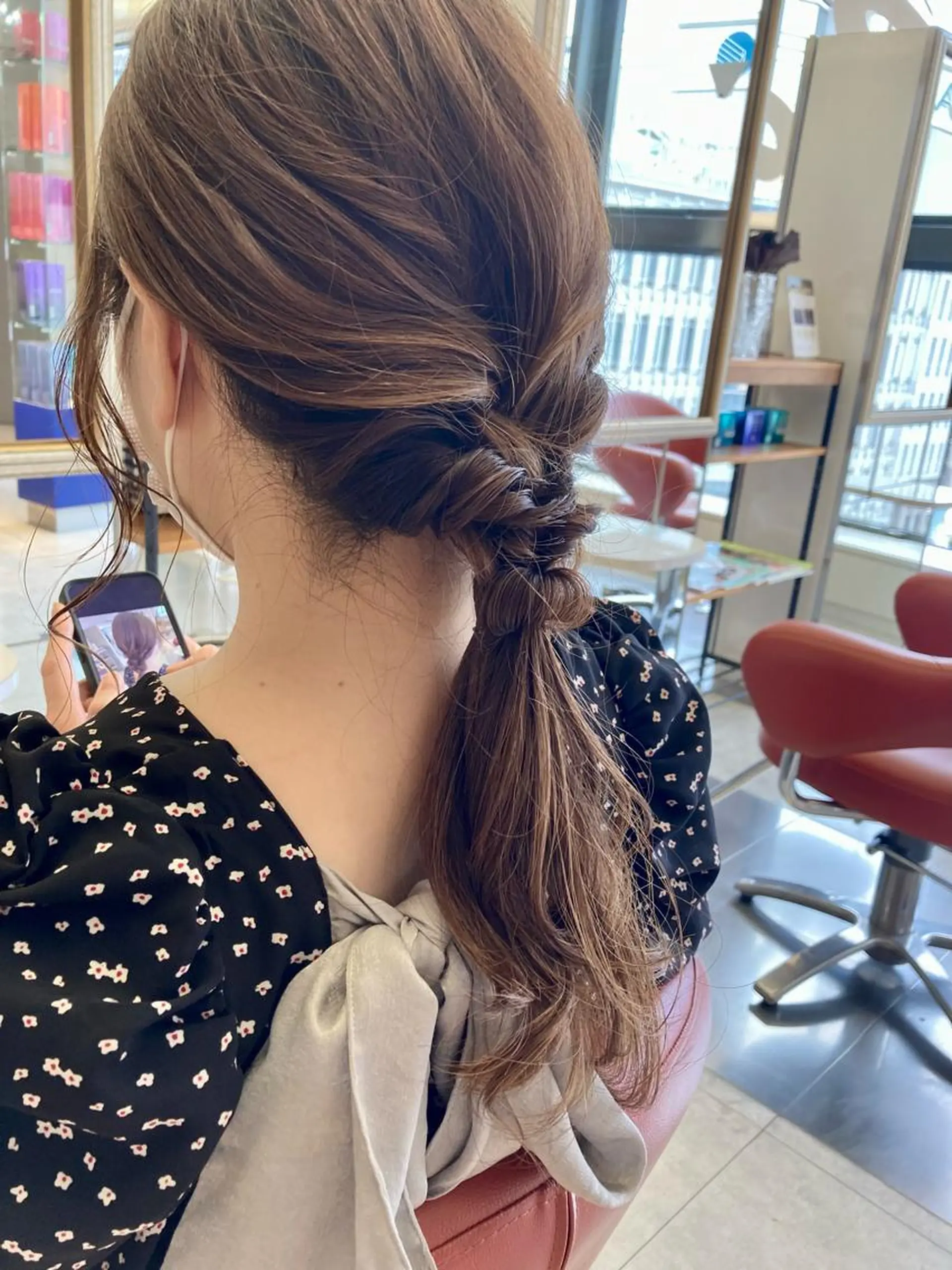 ロング ヘアアレンジ ハイライト 小森 衣純のヘアスタイル