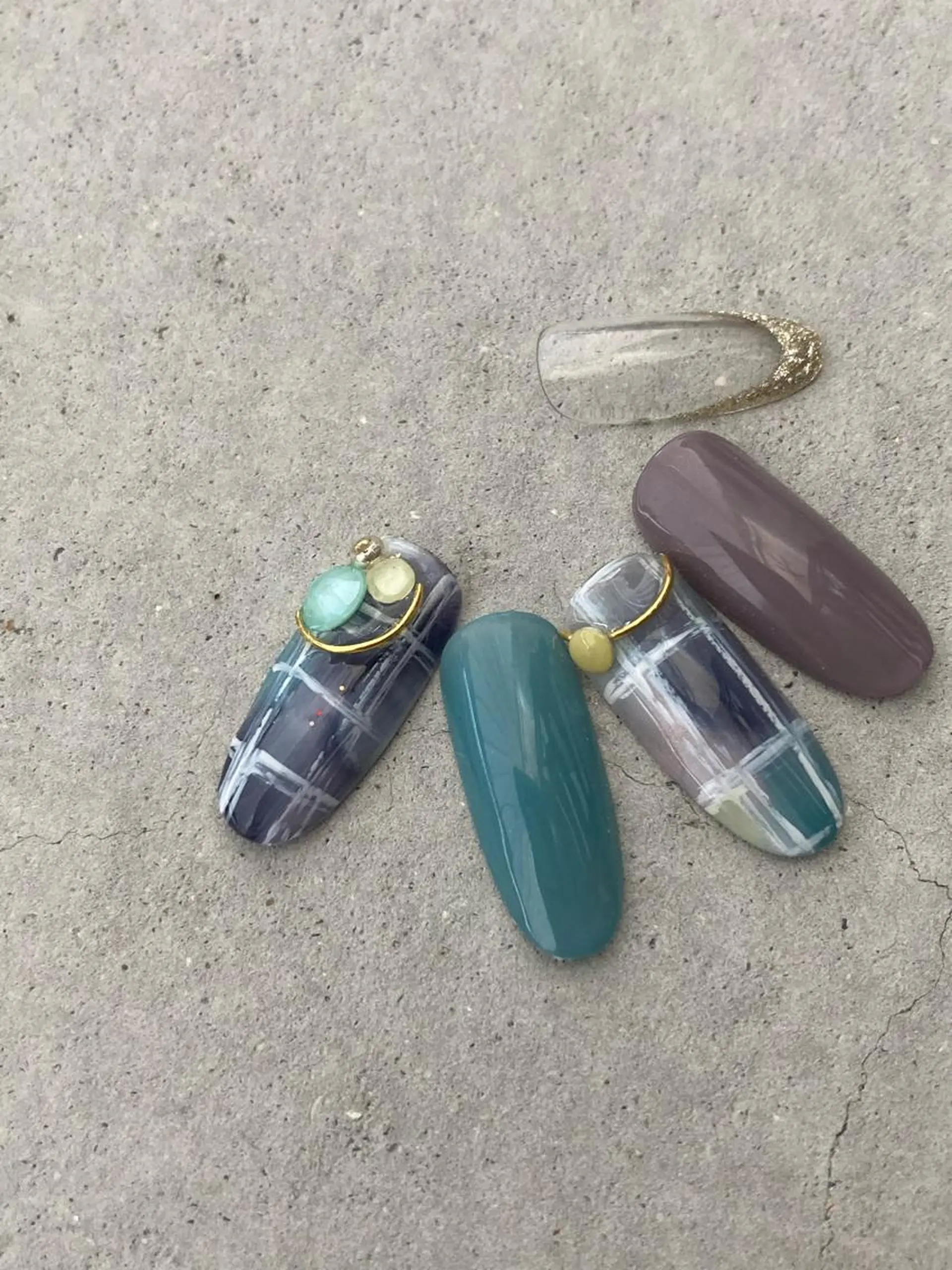 ネイル 12 designのネイルデザイン