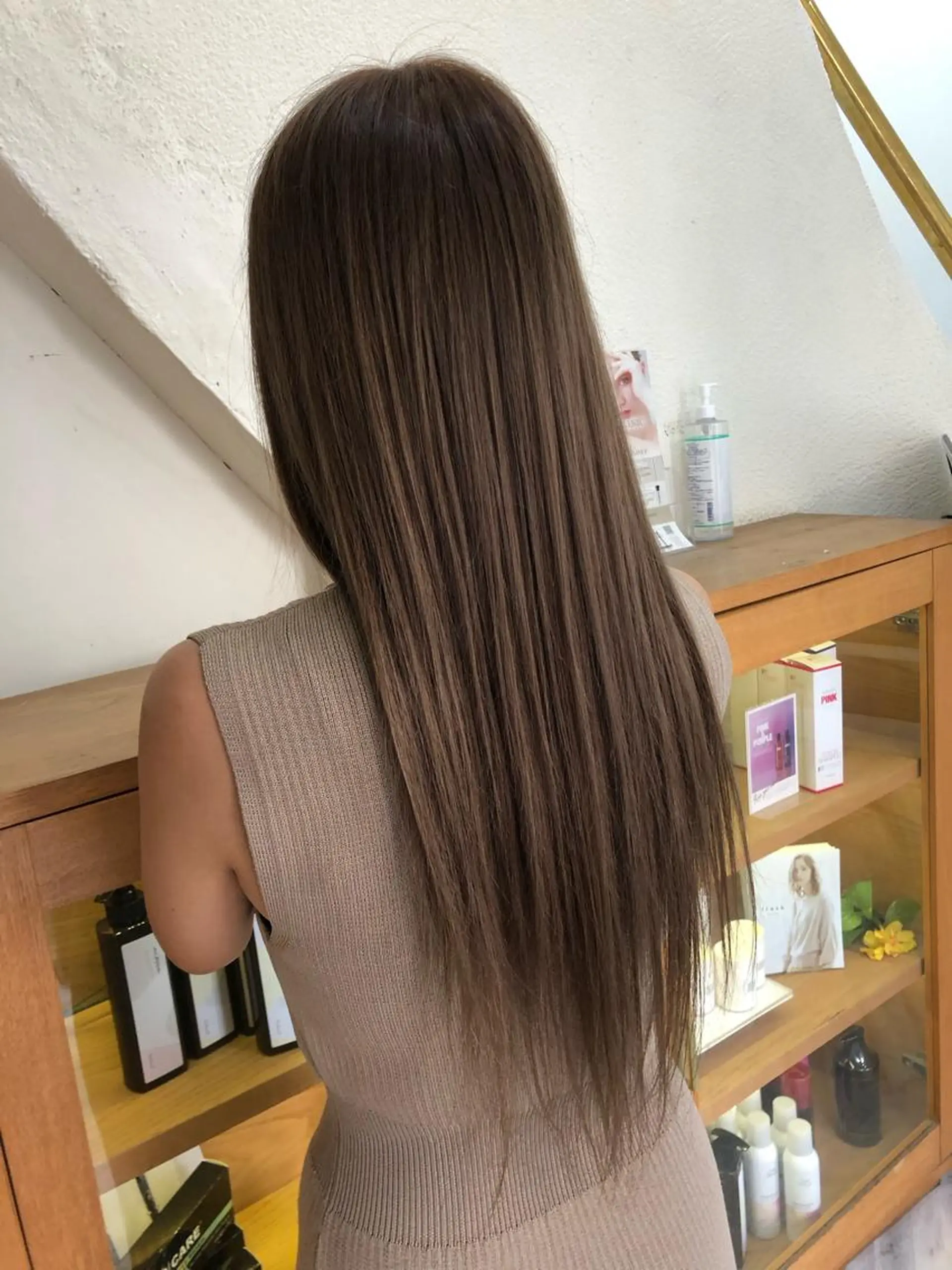 ロング カラー シールエクステ バレイヤージュ ブリーチ グレージュ ハイライトカラー alpha. カラーエクステ下妻のヘアスタイル