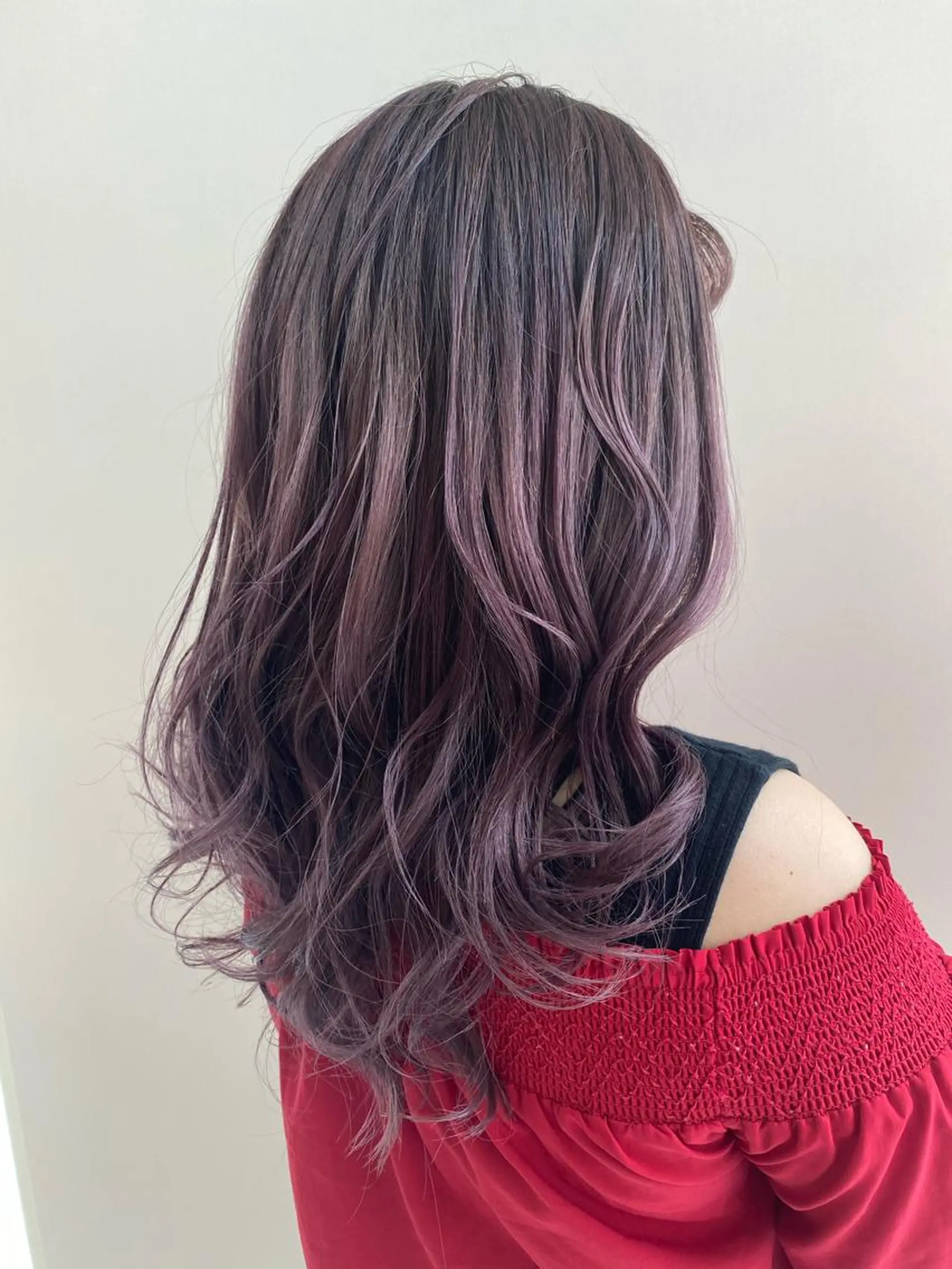 ロング カラー ラベンダーカラー ラベンダーピンク ピンクカラー ベージュ/インナー カラー🤍Rieのヘアスタイル