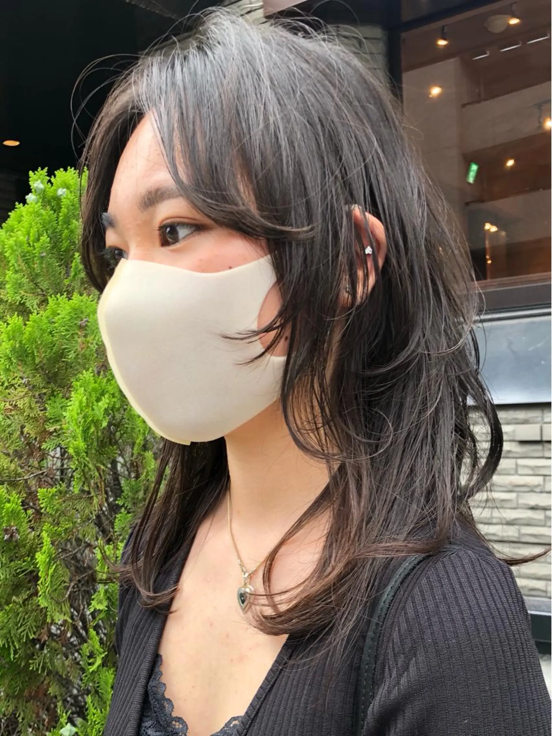 ミディアム カラー ブルーカラー 透明感カラー 顔周りカット レイヤーカット ウルフカット カット ヘアカラー トリートメント SALOWIN所属・ブリーチ✨ ボブ✨レイヤーのヘアスタイル