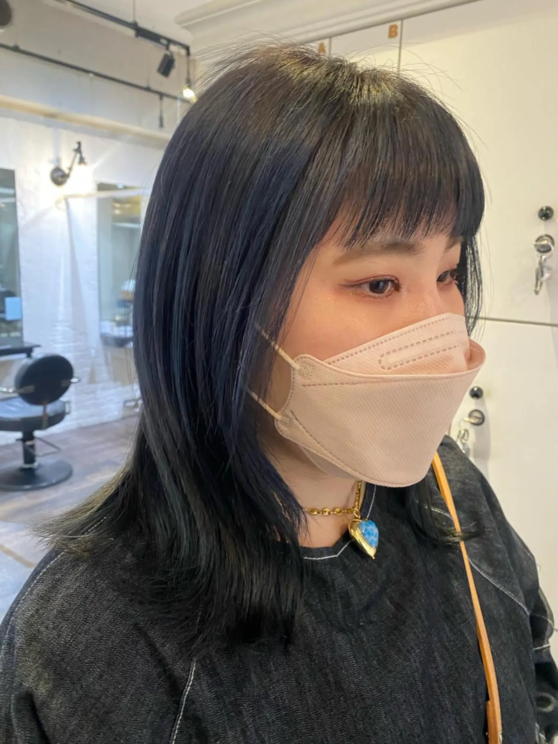 ミディアム カラー カット ヘアカラー トリートメント 梅田ハイトーン チダ ヒナノのヘアスタイル