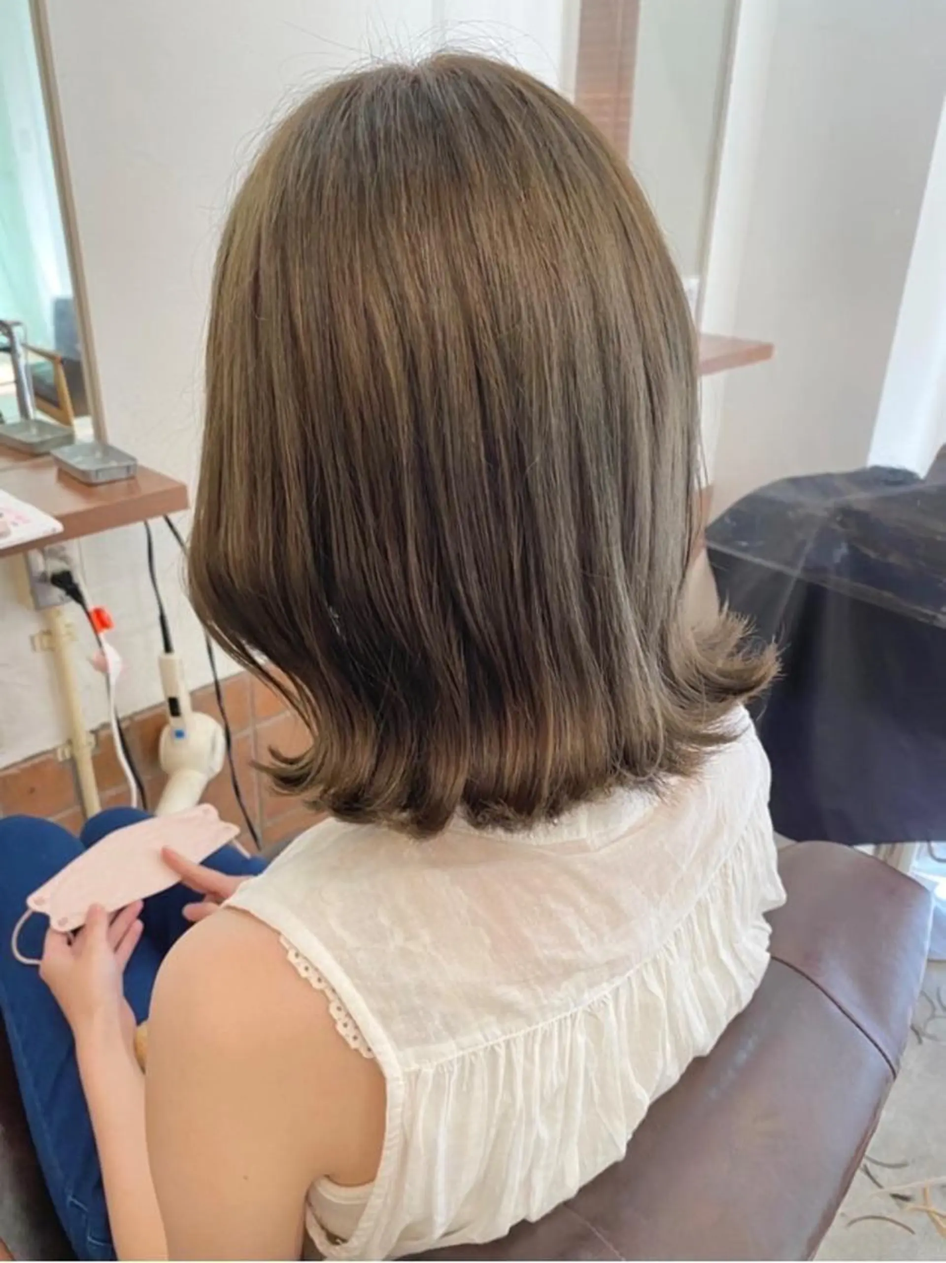 ミディアム 金気 真央のヘアスタイル