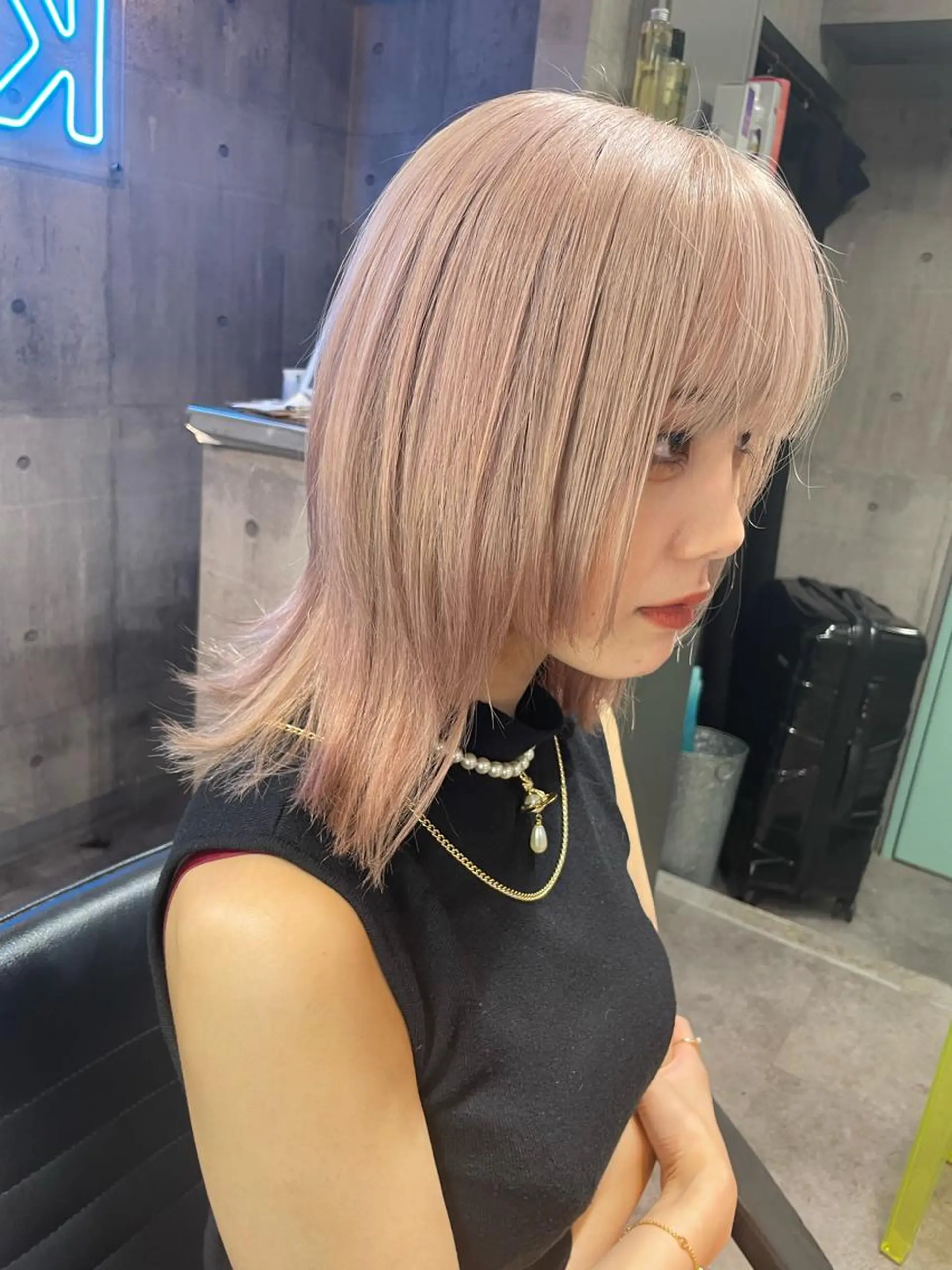 ミディアム カラー ベージュカラー ホワイト&レイヤーカ ットエクステ長畠俊輔のヘアスタイル