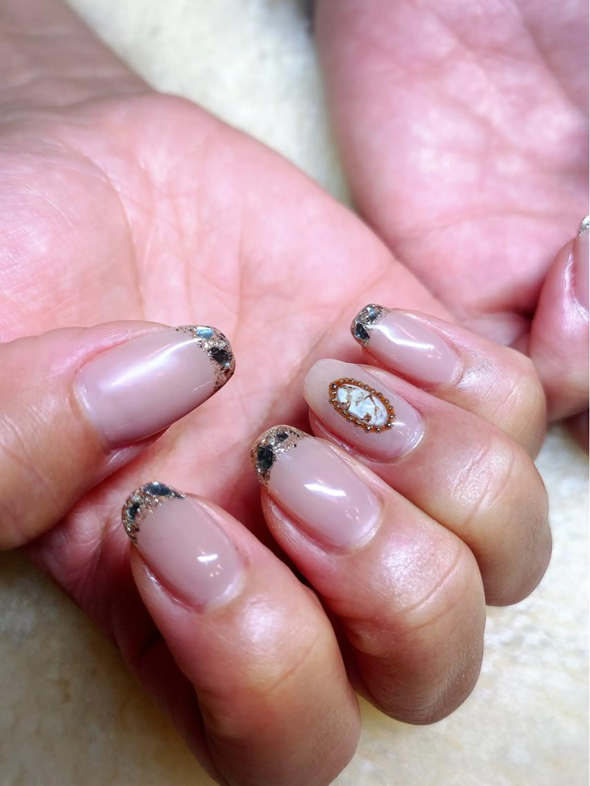 ネイル アートネイル フレンチネイル ガラスフレンチ ストーンネイル ハンドネイル 吉川市 ネイルサロンLのネイルデザイン