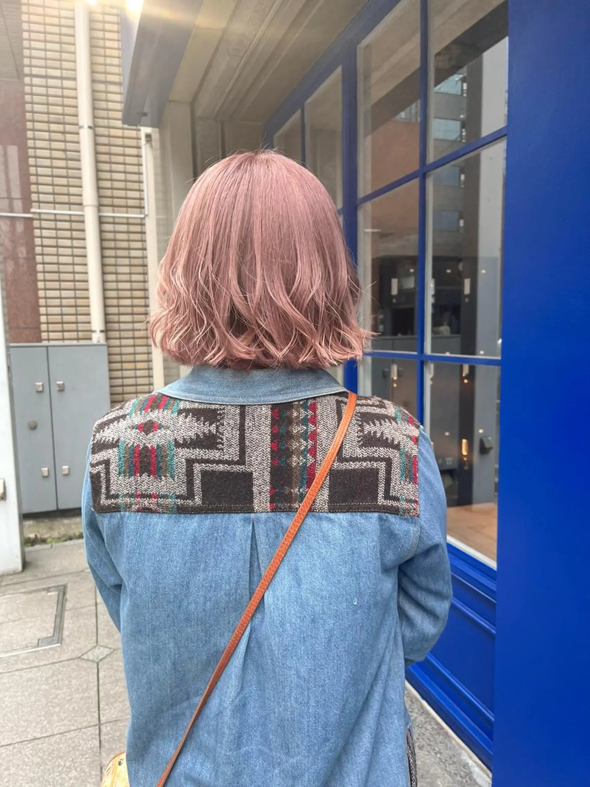 ミディアム ヘアカラー tomoka 推しカラーのヘアスタイル