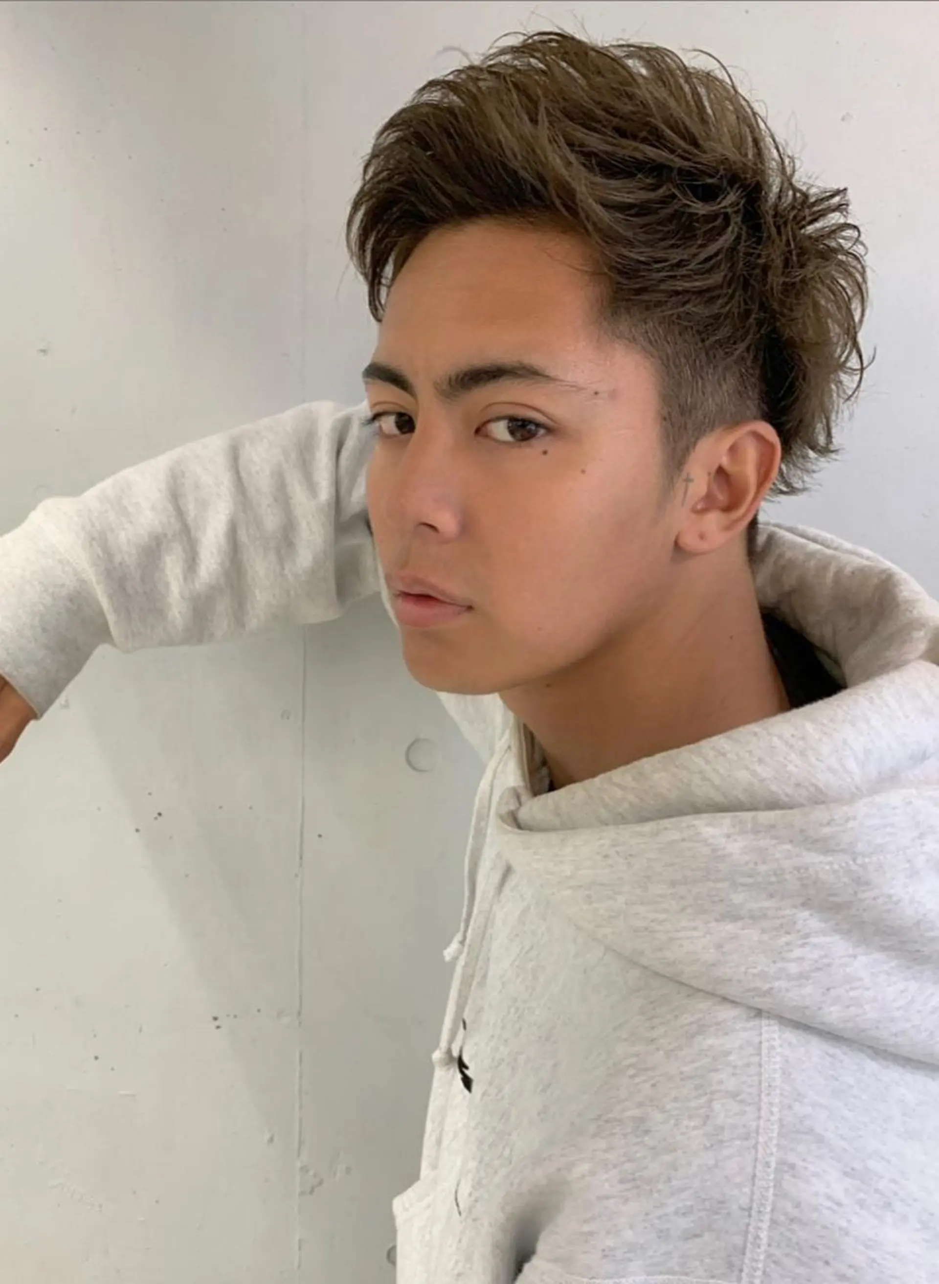 ショート カラー パーマ メンズ モヒカン NOGYI所属・野木 良平のヘアスタイル