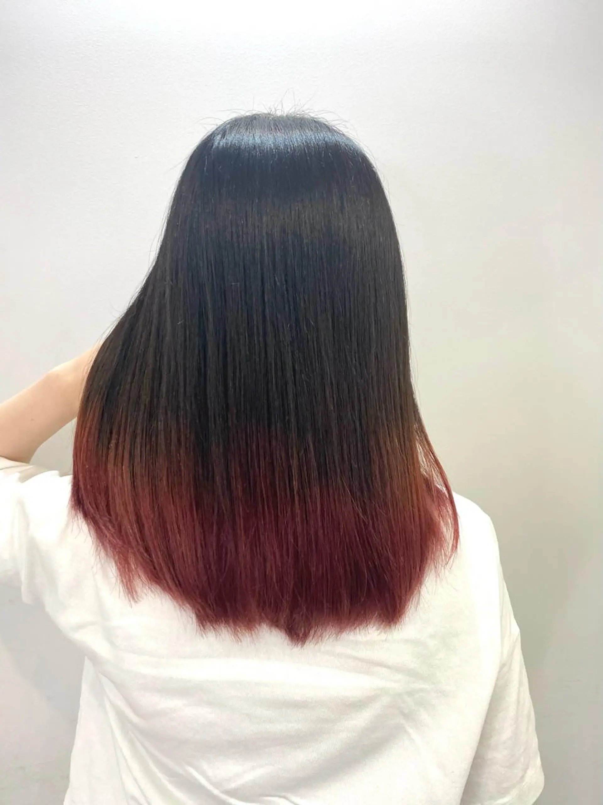 セミロング カラー ブリーチ グラデーションカラー ピンクカラー opus 店長大和 レイヤー/赤み消しのヘアスタイル