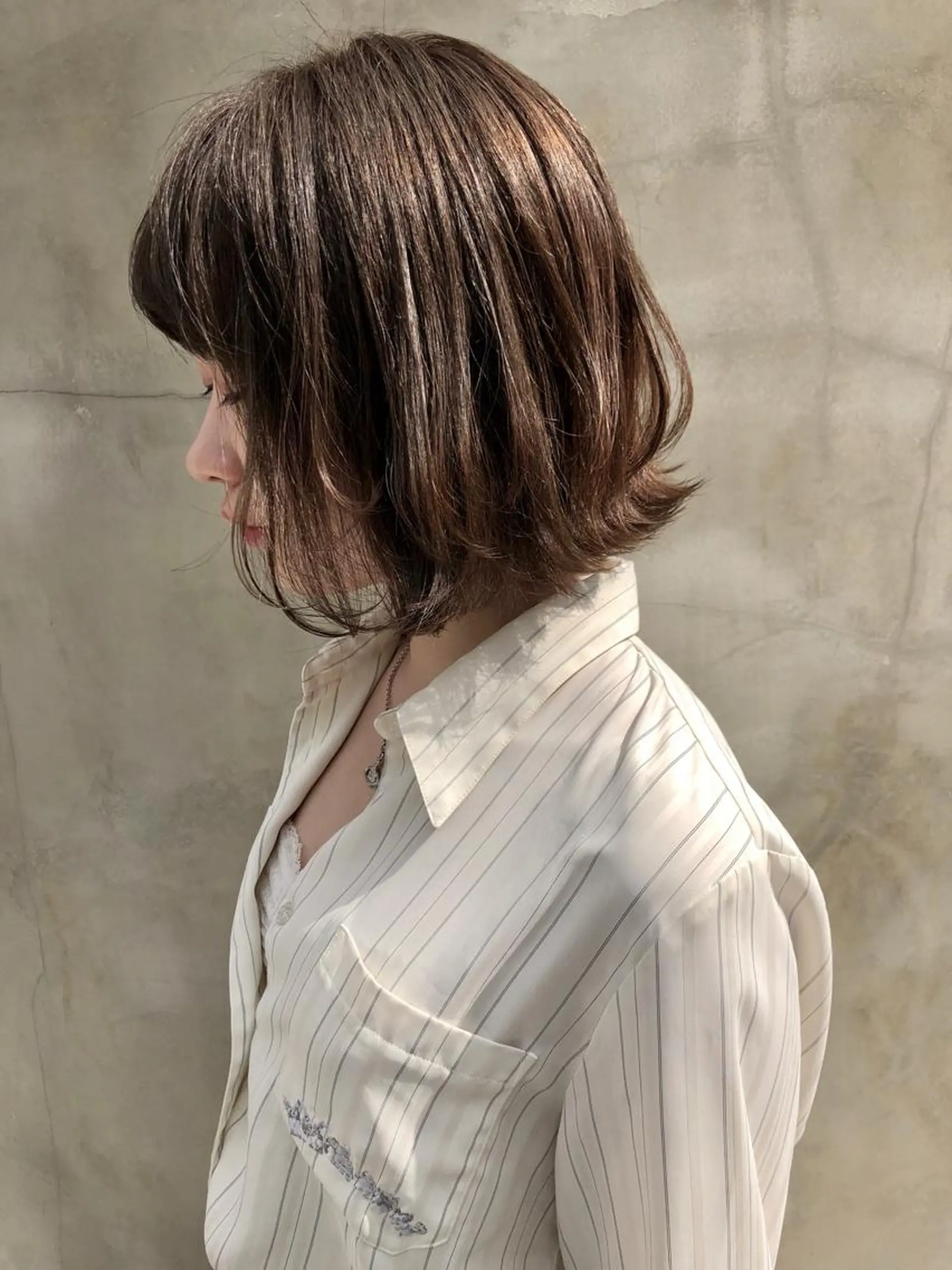 ミディアム カラー THE DAY所属・AKI HASHIMOTOのヘアスタイル