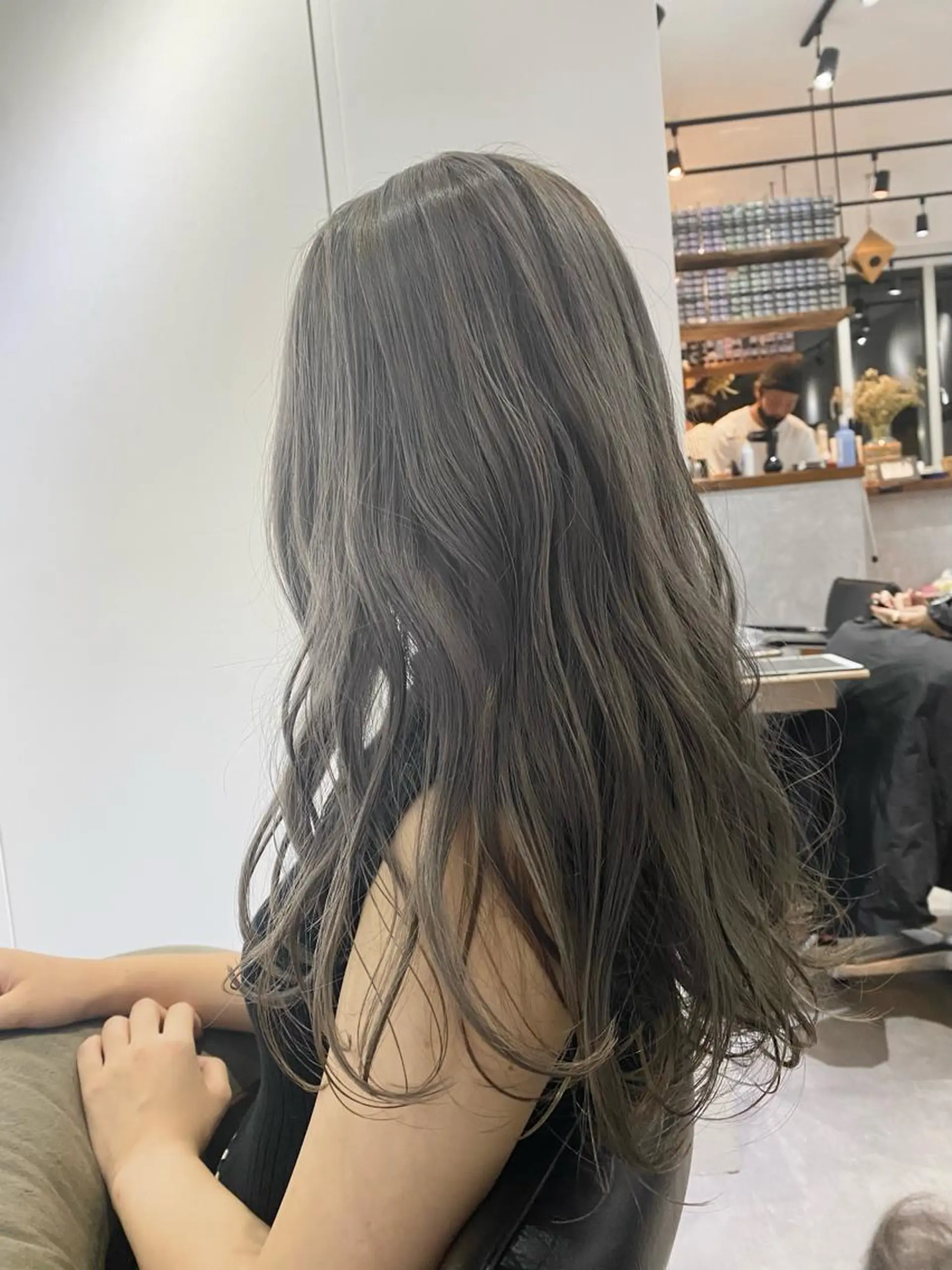 ロング カラー ココアグレージュ グレージュ ブリーチ指名 NO1🌈SAKIのヘアスタイル