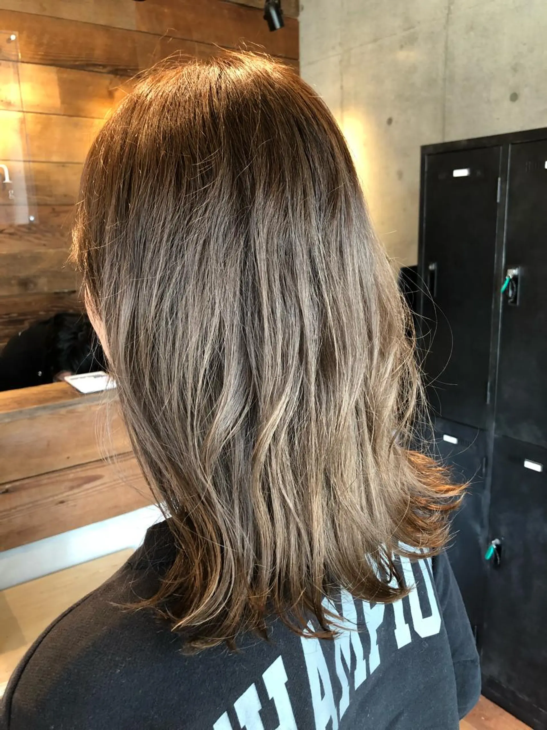 セミロング カット ヘアカラー La fith hair swag所属・山村 直哉のヘアスタイル