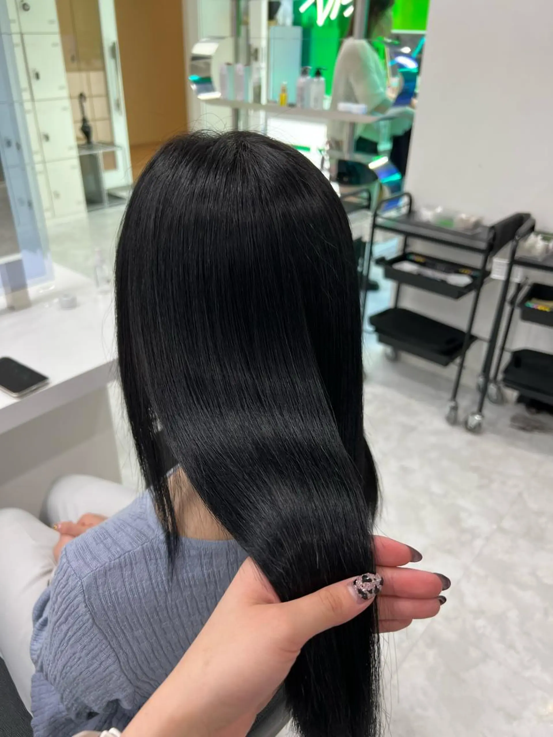 セミロング カラー 黒髪 ブルーカラー ブルーブラック ネイビーカラー 髪質改善 まつパ/ケア ブリーチ/sEnAのヘアスタイル