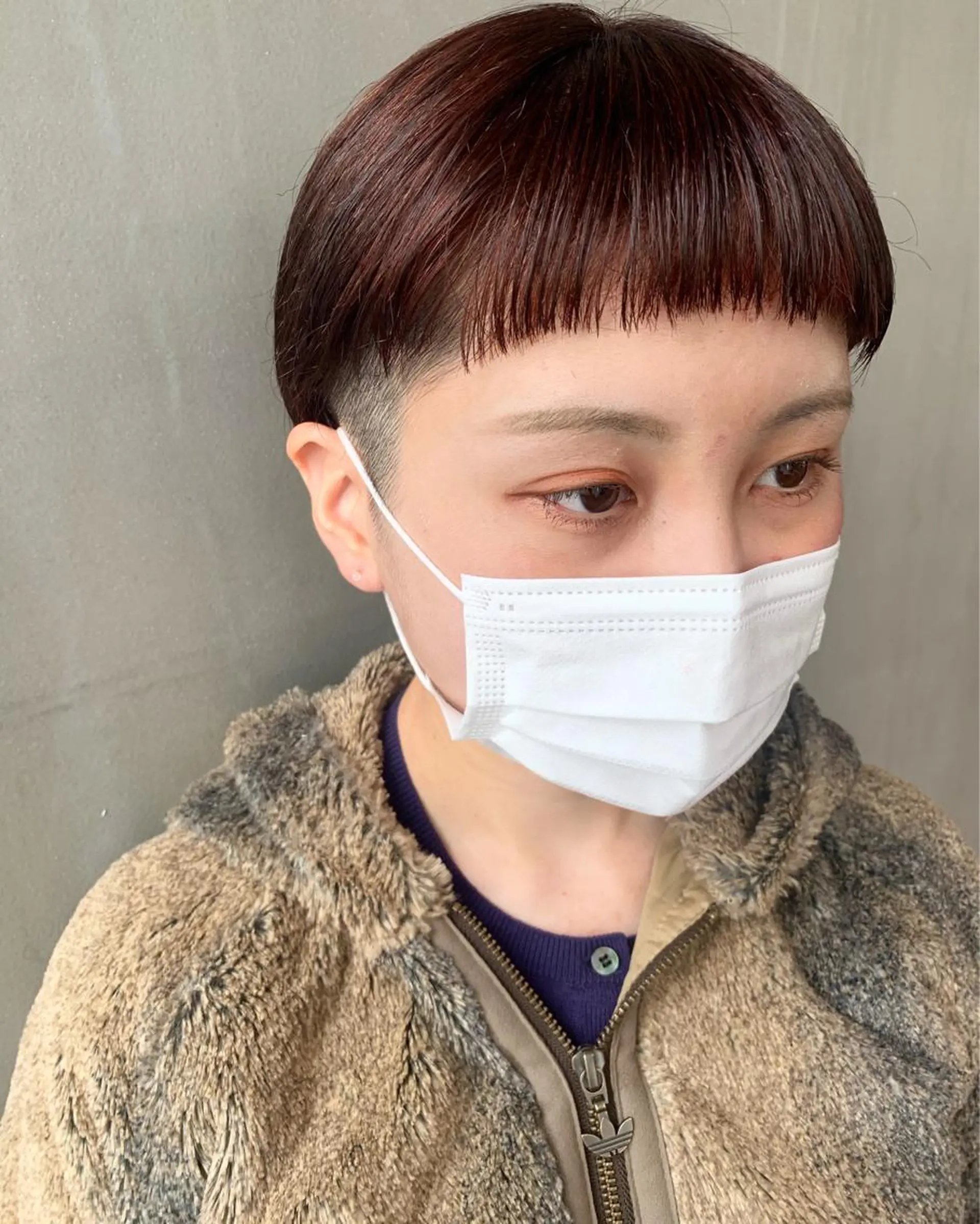 ショート カラー パーマ ヘアアレンジ メンズ キッズ ネイル マツエク・マツパ 刈り上げ オン眉 ショートヘア 刈り上げ ワイドバング SALOWIN梅田茶屋町店所属・ウルフレイヤーカット /チヒロのヘアスタイル