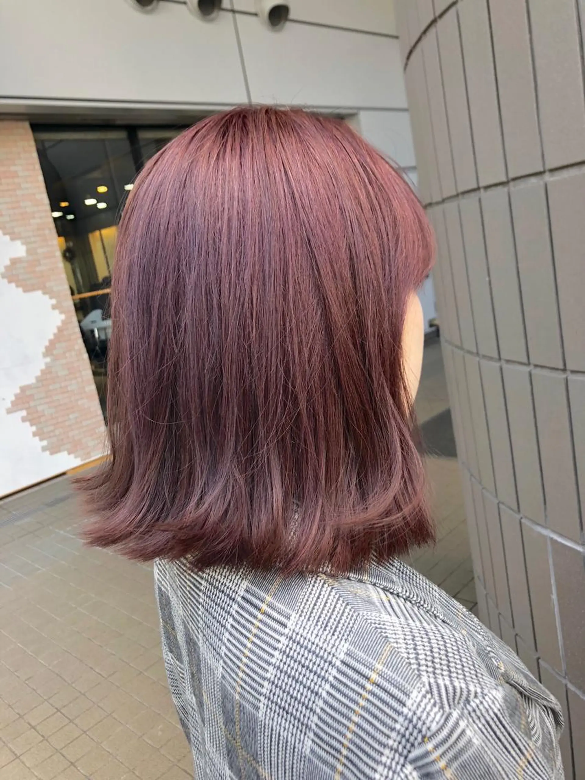 ミディアム カラー ピンクカラー バイオレットカラー カット ヘアカラー トリートメント SHAFT Ieiriのヘアスタイル