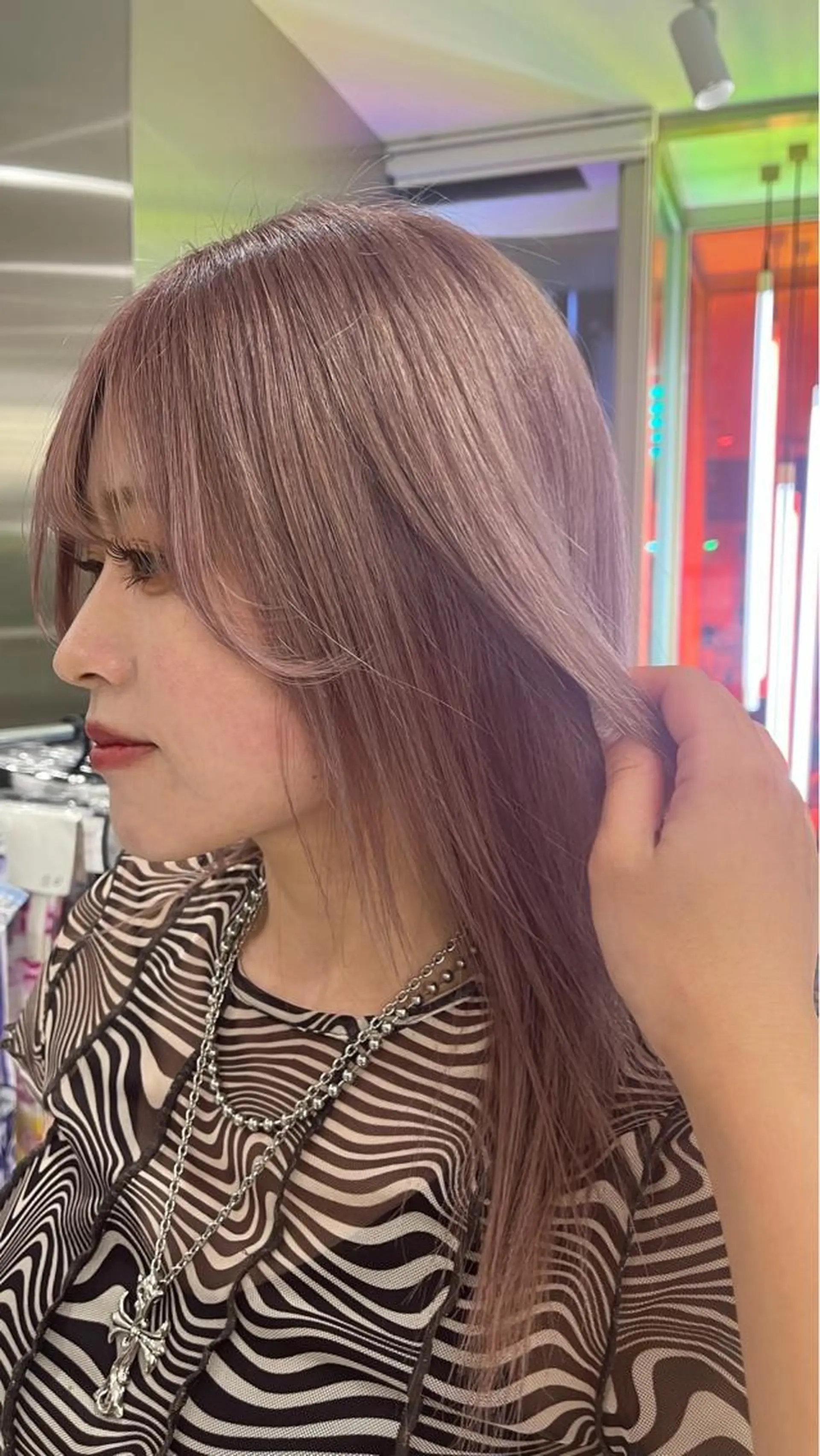 セミロング カラー マツエク・マツパ ベージュカラー ピンクカラー ピンクベージュ カラーマツエク mai🤍縮毛酸性ス トレート/アイリストのヘアスタイル
