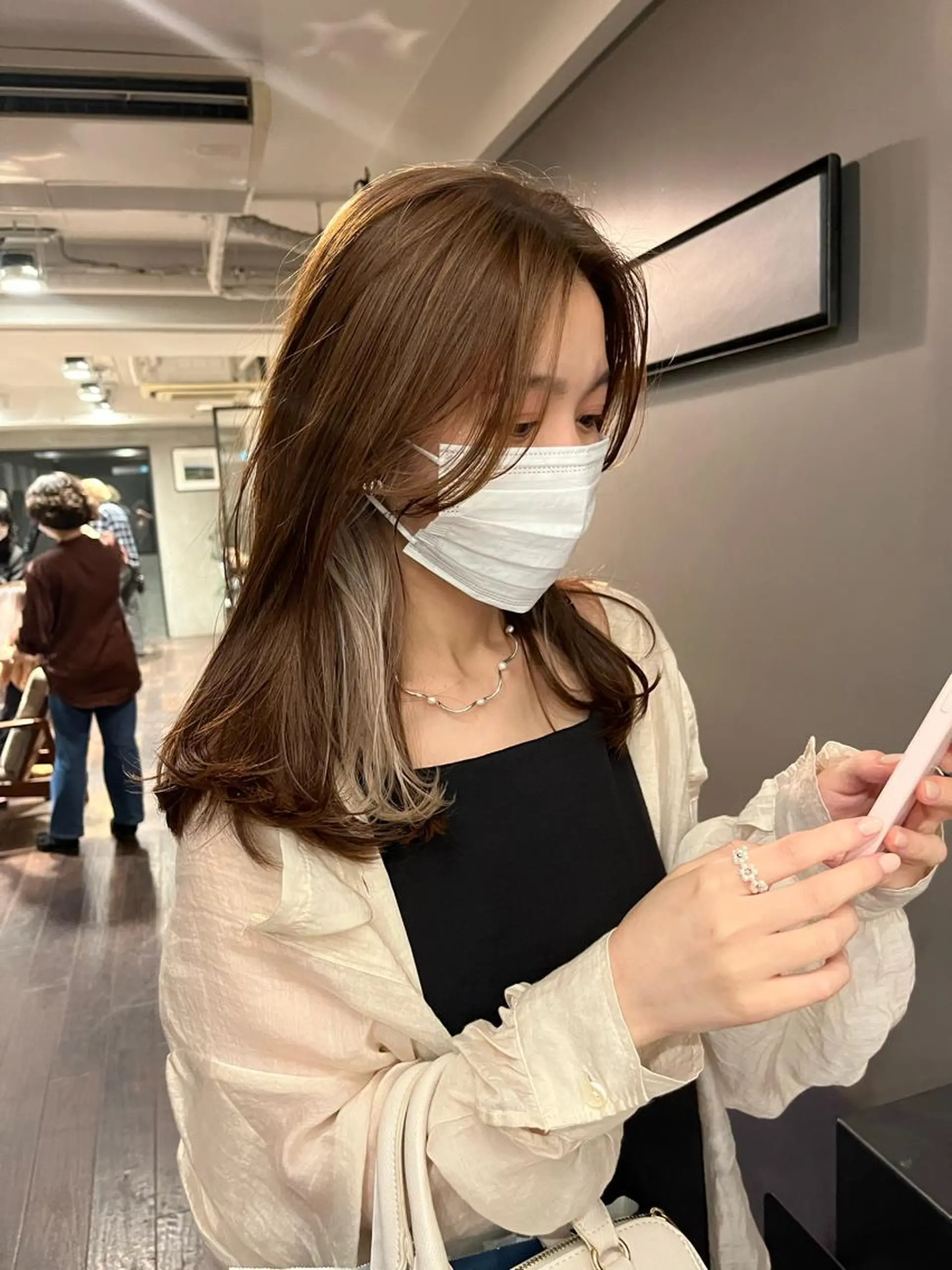 セミロング カラー カット ヘアカラー NERO 眞下秋歩のヘアスタイル