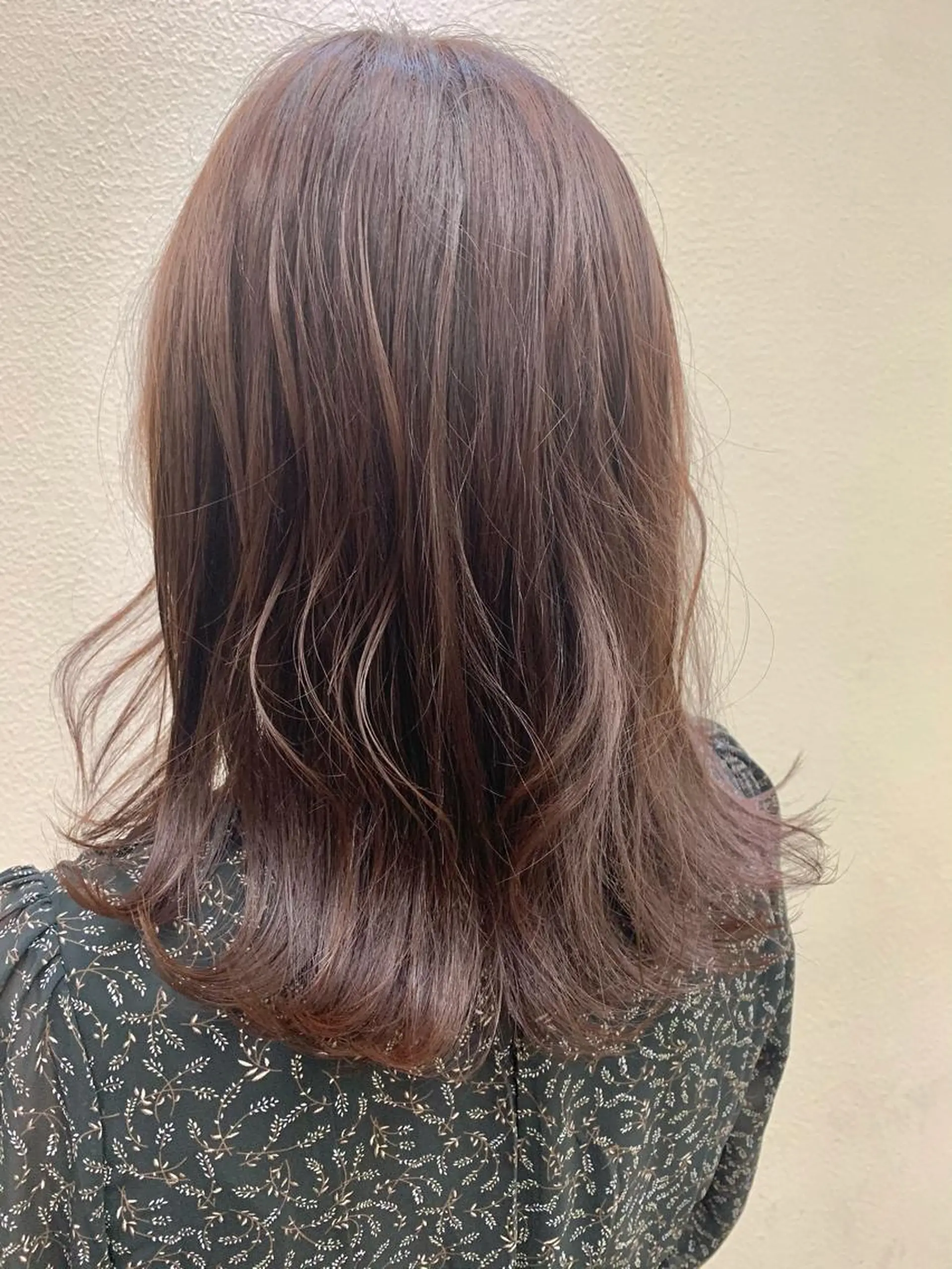 セミロング カラー 透明感カラー ピンクカラー シアーピンク ヘアカラー 韓国風レイヤーカット ✨平野志織のヘアスタイル