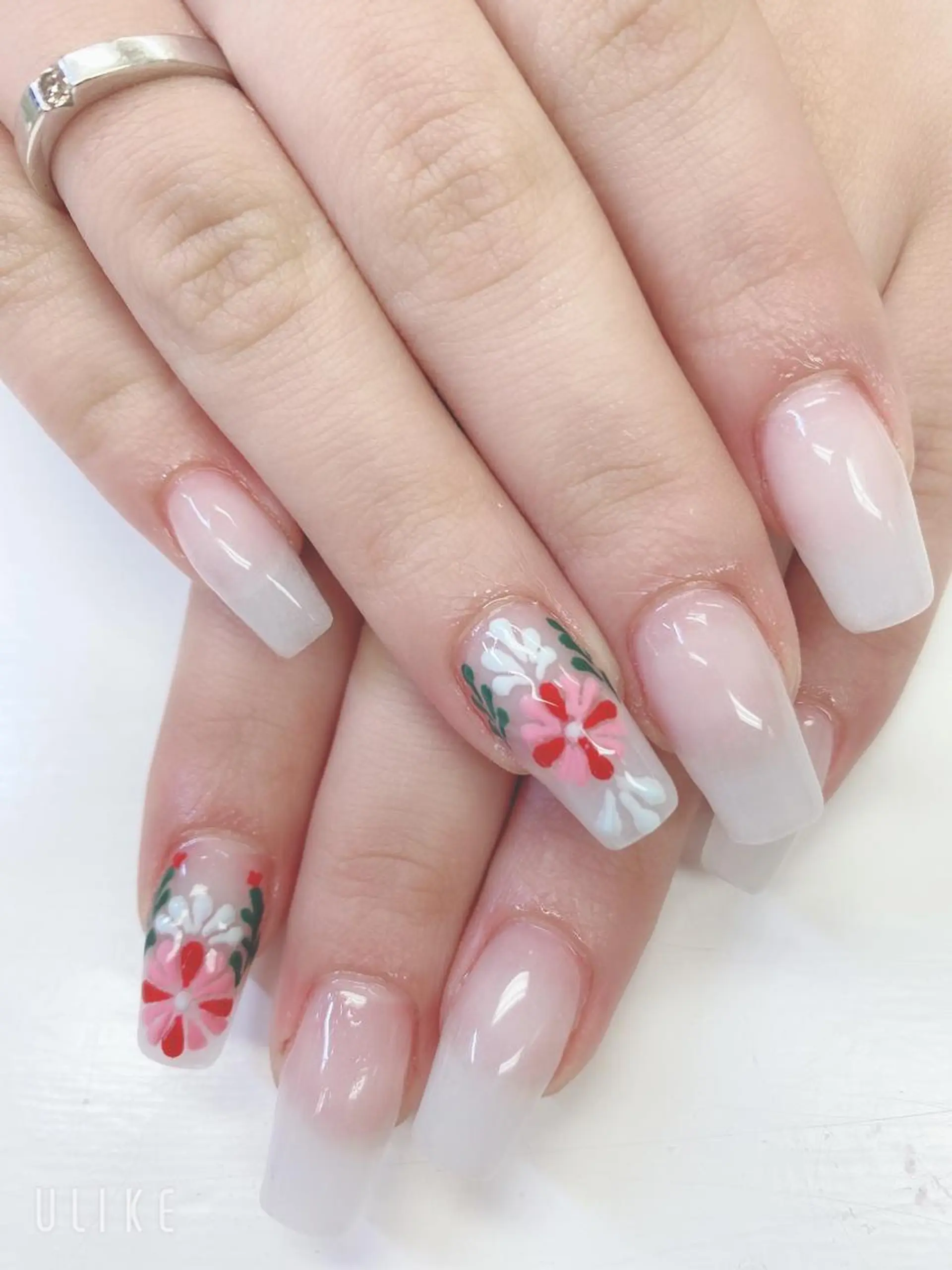 ミディアム ハンドネイル JNA認定講師🌸 RIEのネイルデザイン