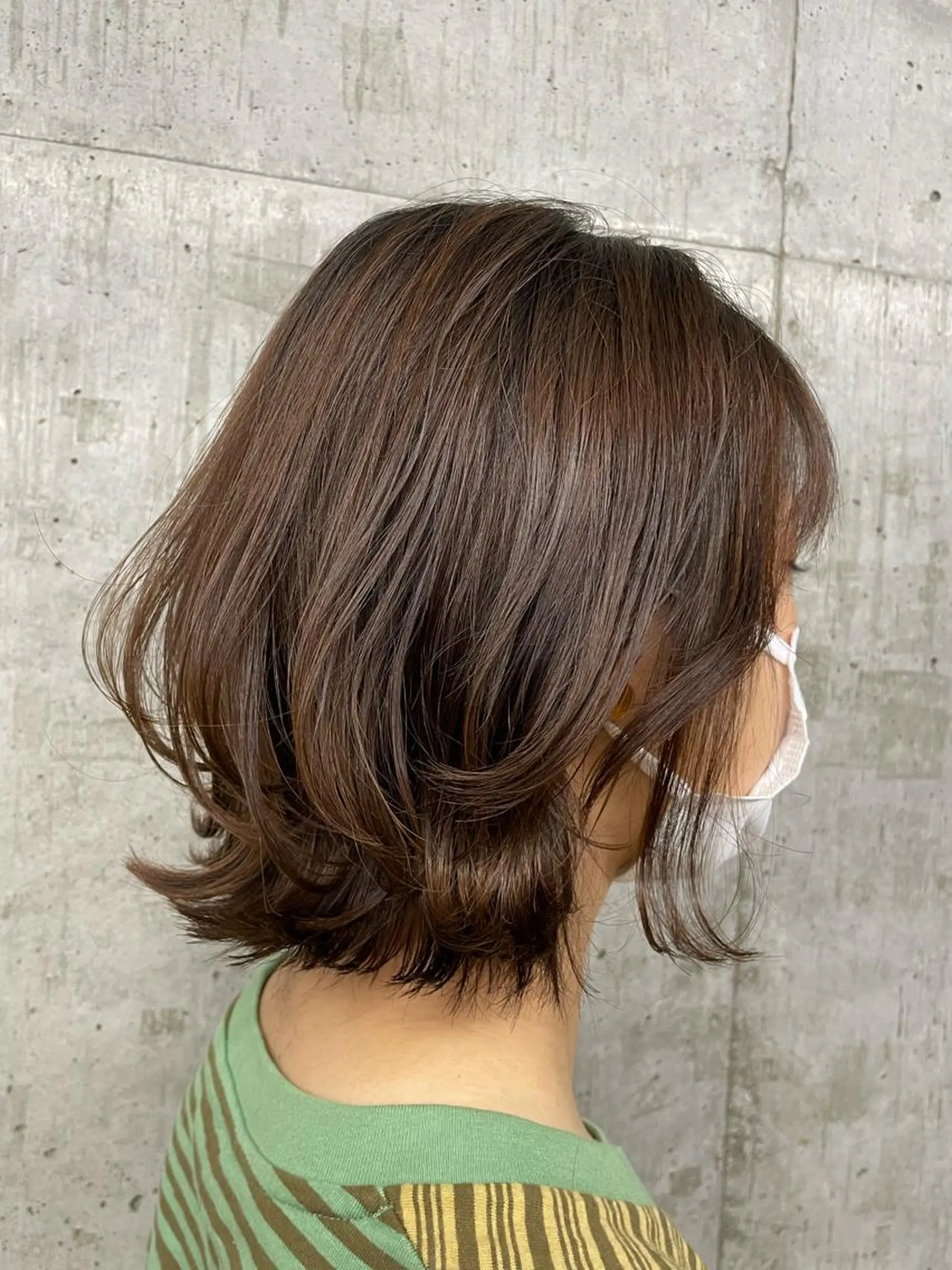 ミディアム レイヤーカット 外ハネヘア ボブ/透明感カラー EMIRIのヘアスタイル