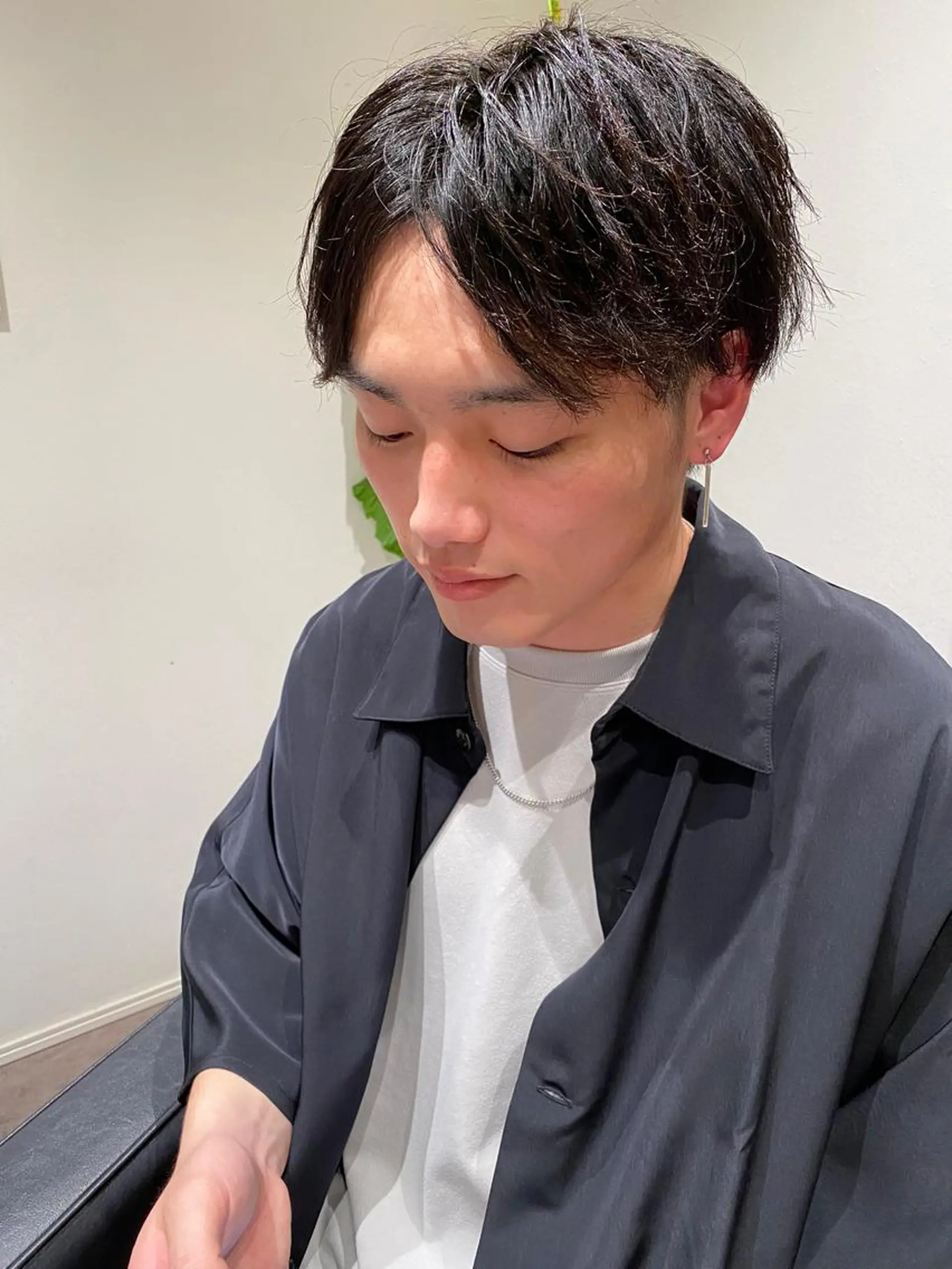 ミディアム パーマ カット ヘアカラー トリートメント 成松 勇治のヘアスタイル