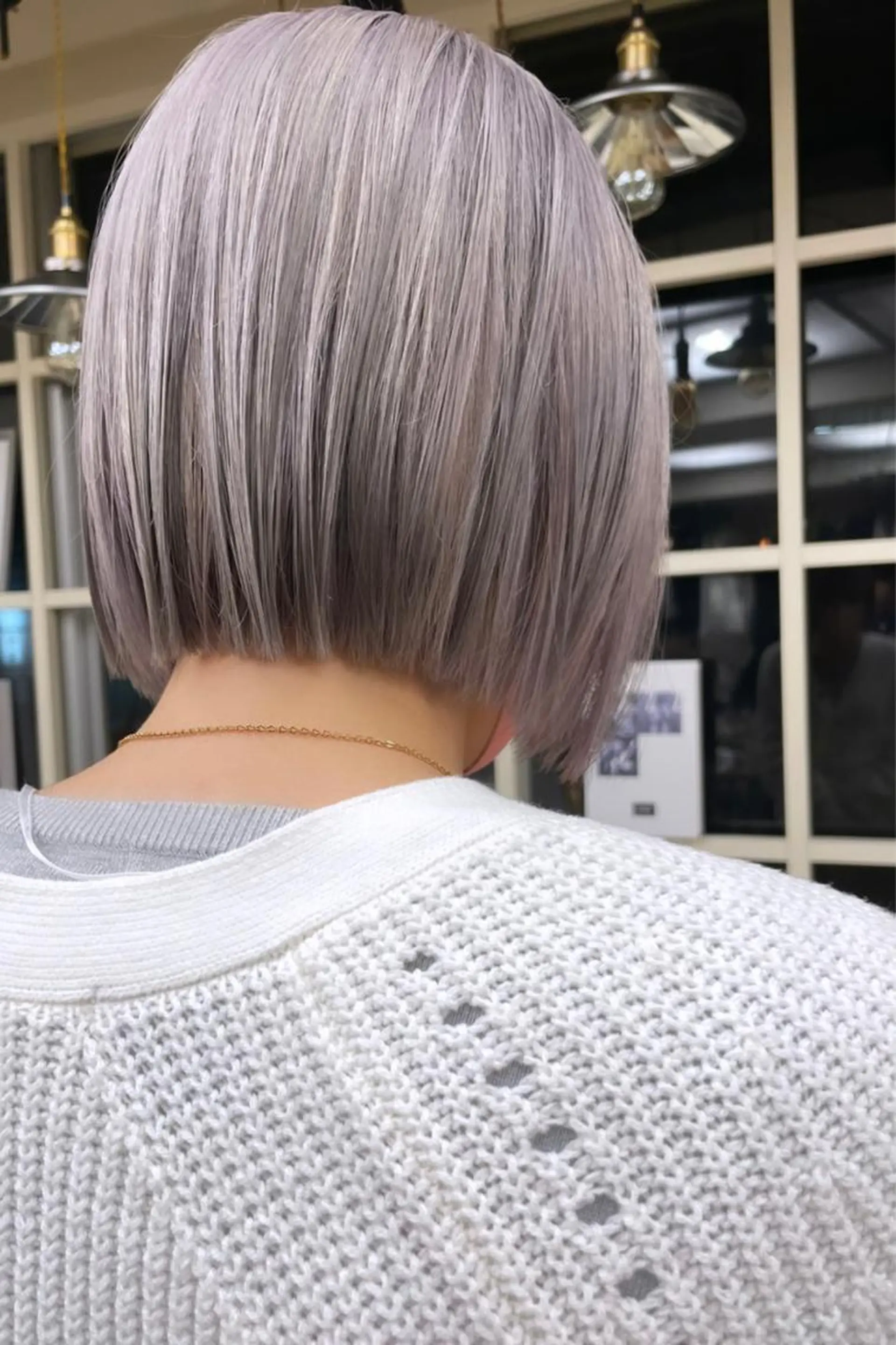 ショート カラー ネイル マツエク・マツパ アイブロウ ハイトーンカラー ラベンダーカラー シルバー ボブ シルバー ヘアカラー トリートメント ⭐ハイトーンブリーチ ミルクティーピンクのヘアスタイル