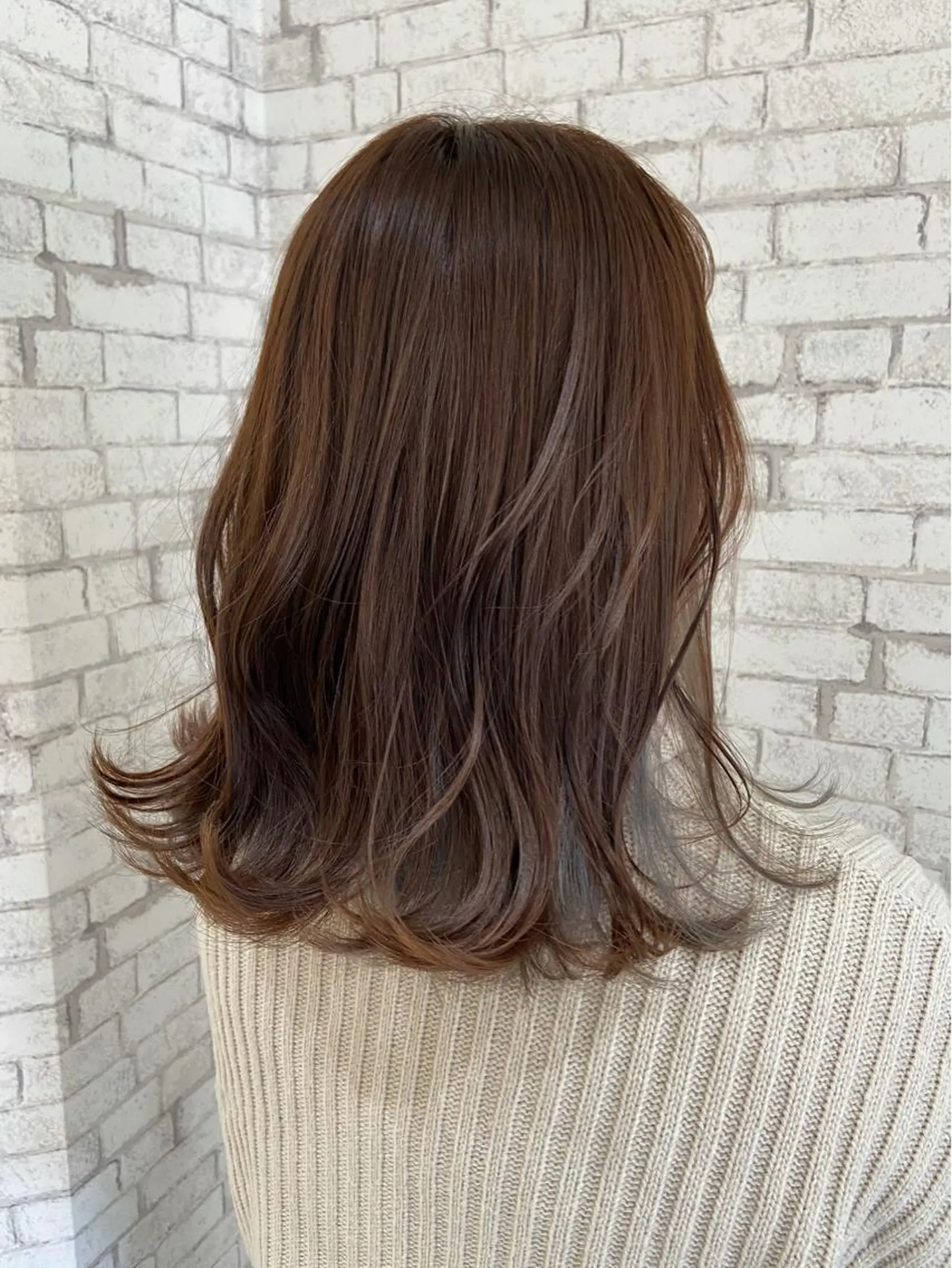 セミロング 西澤 咲輝のヘアスタイル