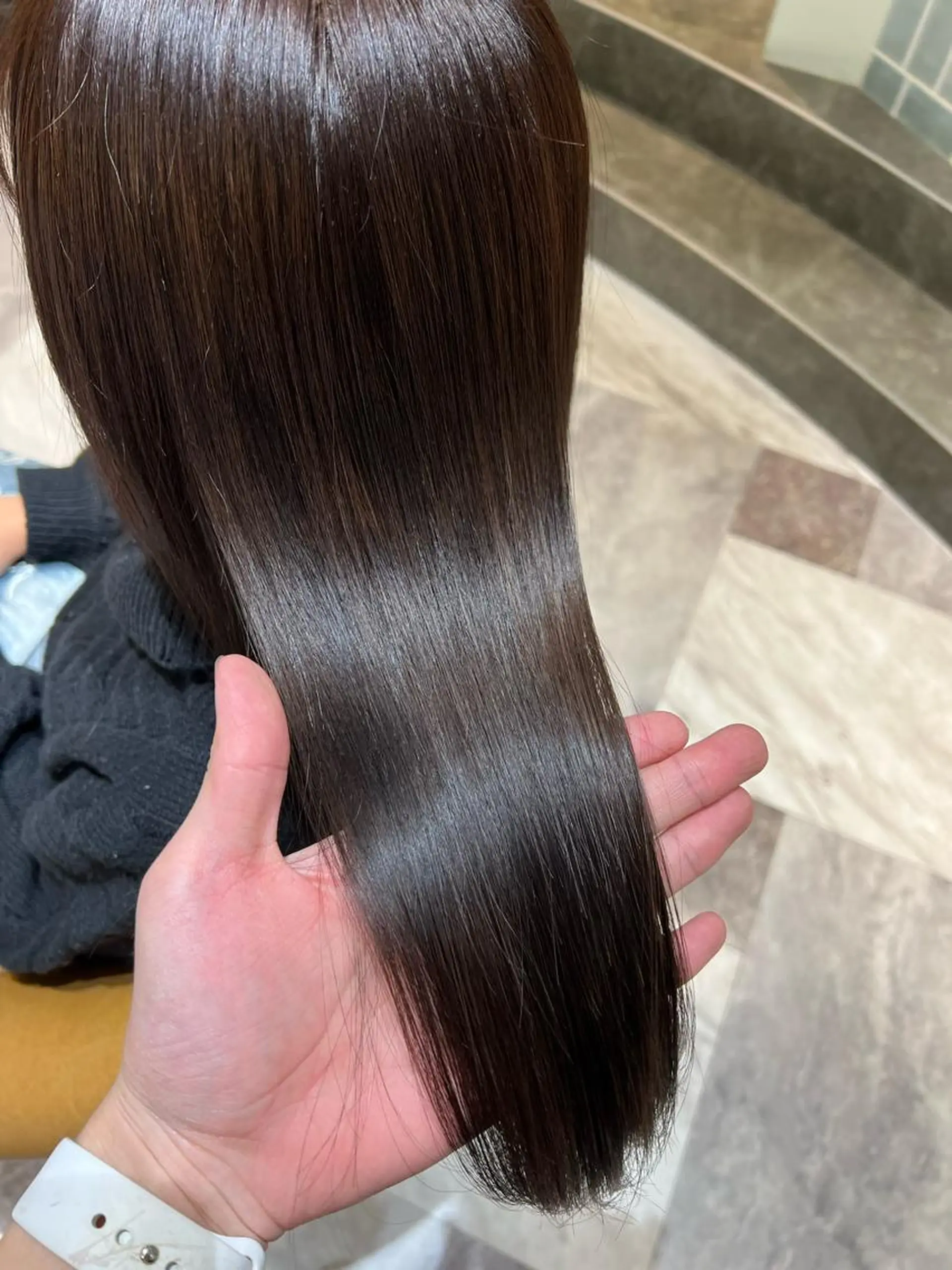 セミロング カラー レイヤーカット/ 顔周り 五島巨幹のヘアスタイル