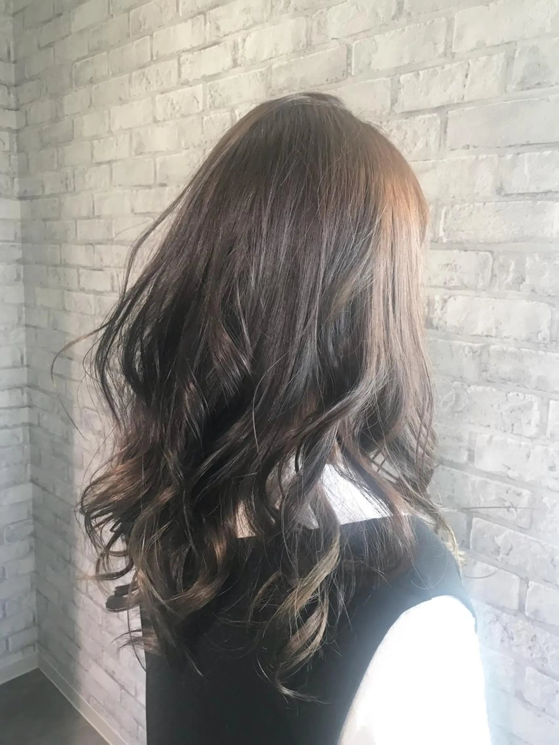 セミロング カラー グレージュ Renatus店長 金子裕美のヘアスタイル