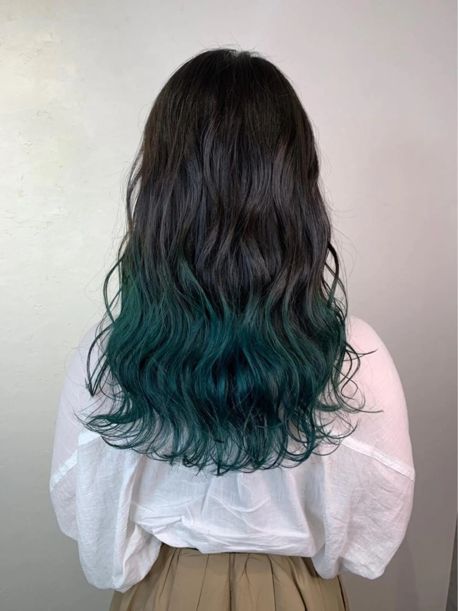 セミロング カラー _WHITE＋ 南海難波店のヘアスタイル