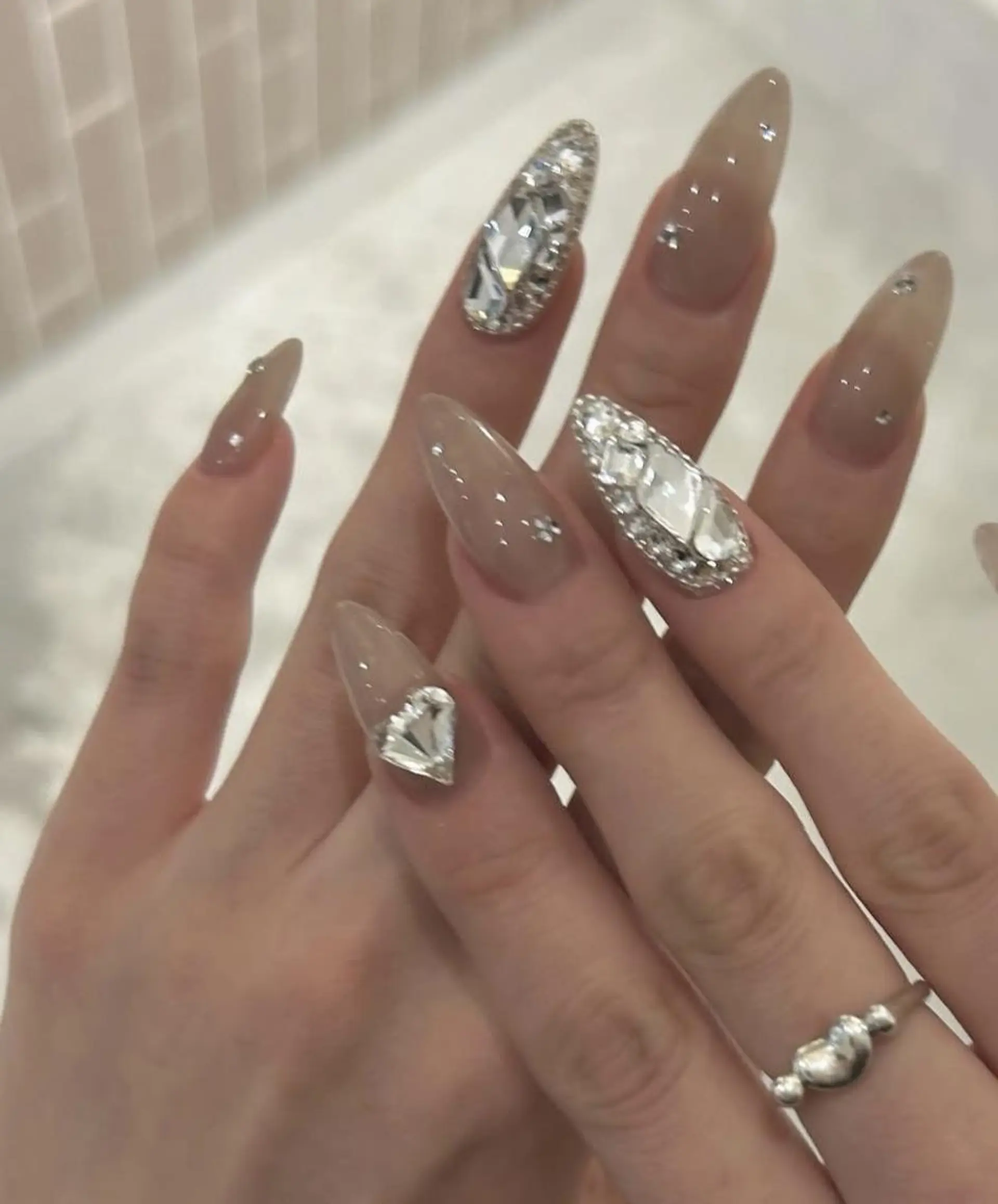 ネイル ハンドネイル Hanni ANA.CHUOのネイルデザイン