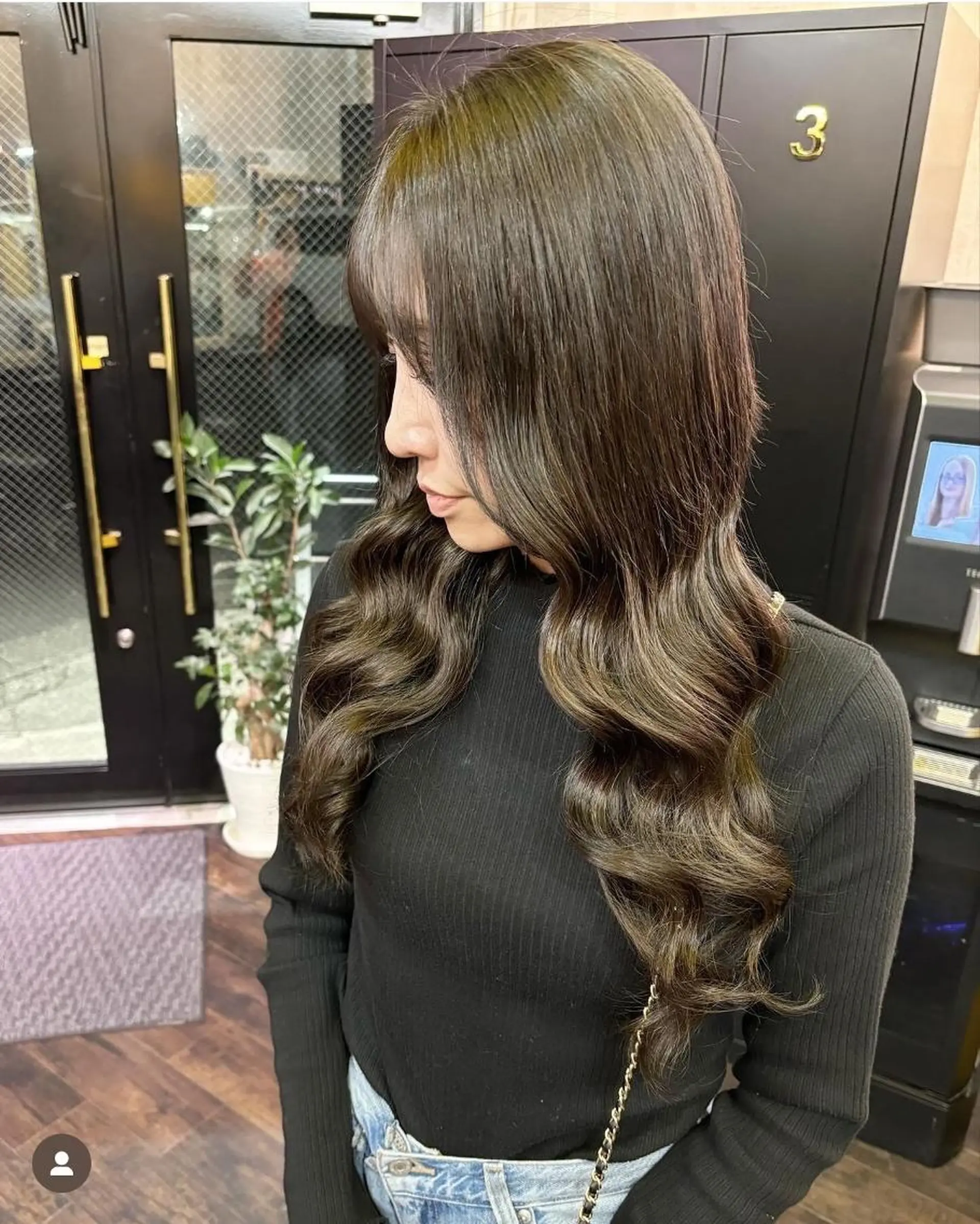 ロング カラー 紺野 愛美のヘアスタイル