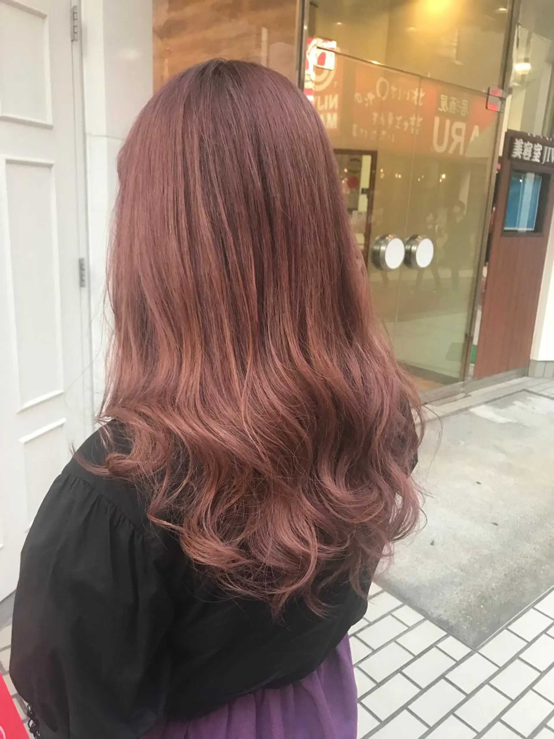 ロング カラー uru"所属・uru" すずきさゆりのヘアスタイル