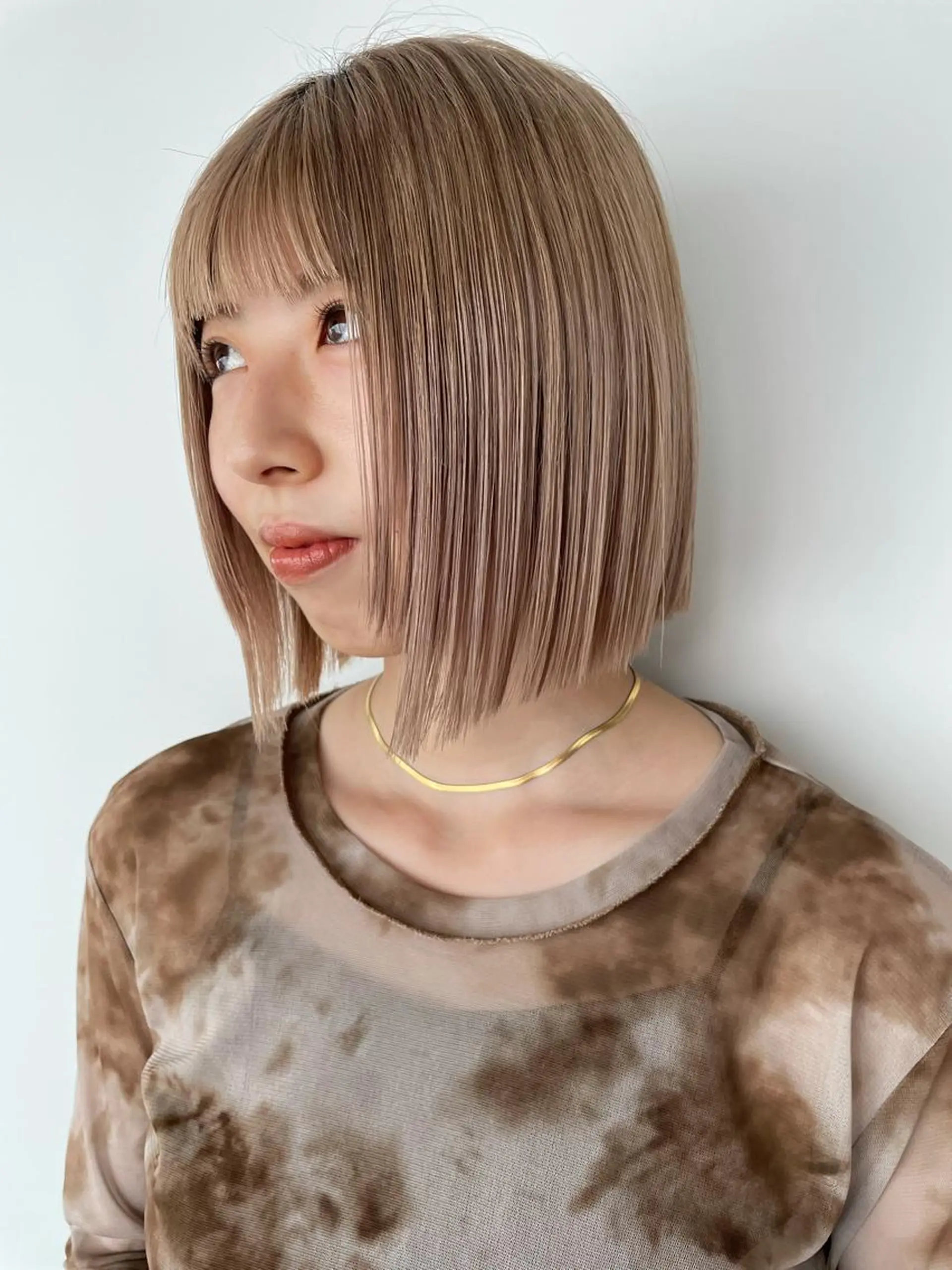 ミディアム 渋谷 留菜のヘアスタイル