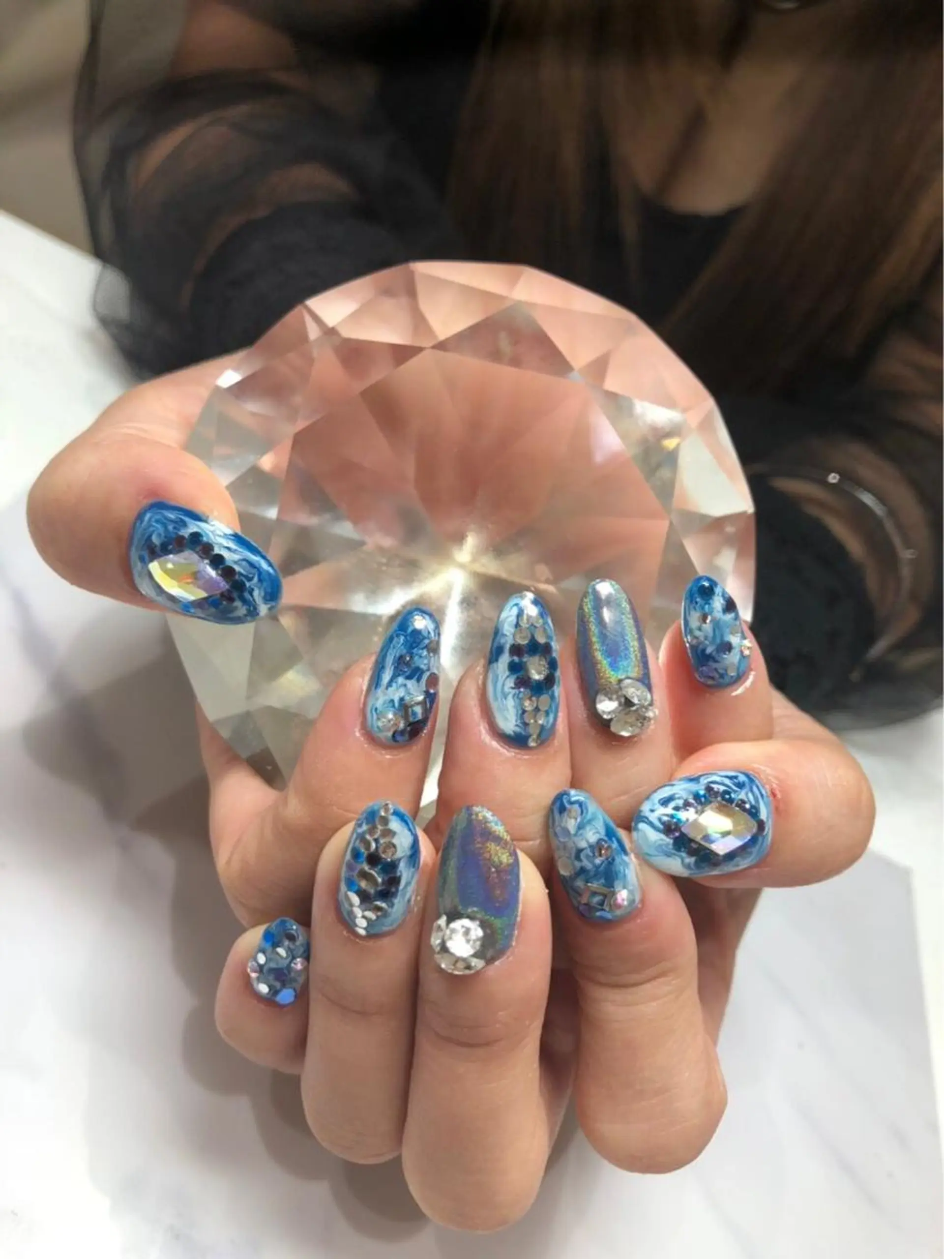 ネイル 指名支持率NO.1 スタイリストのヘアスタイル