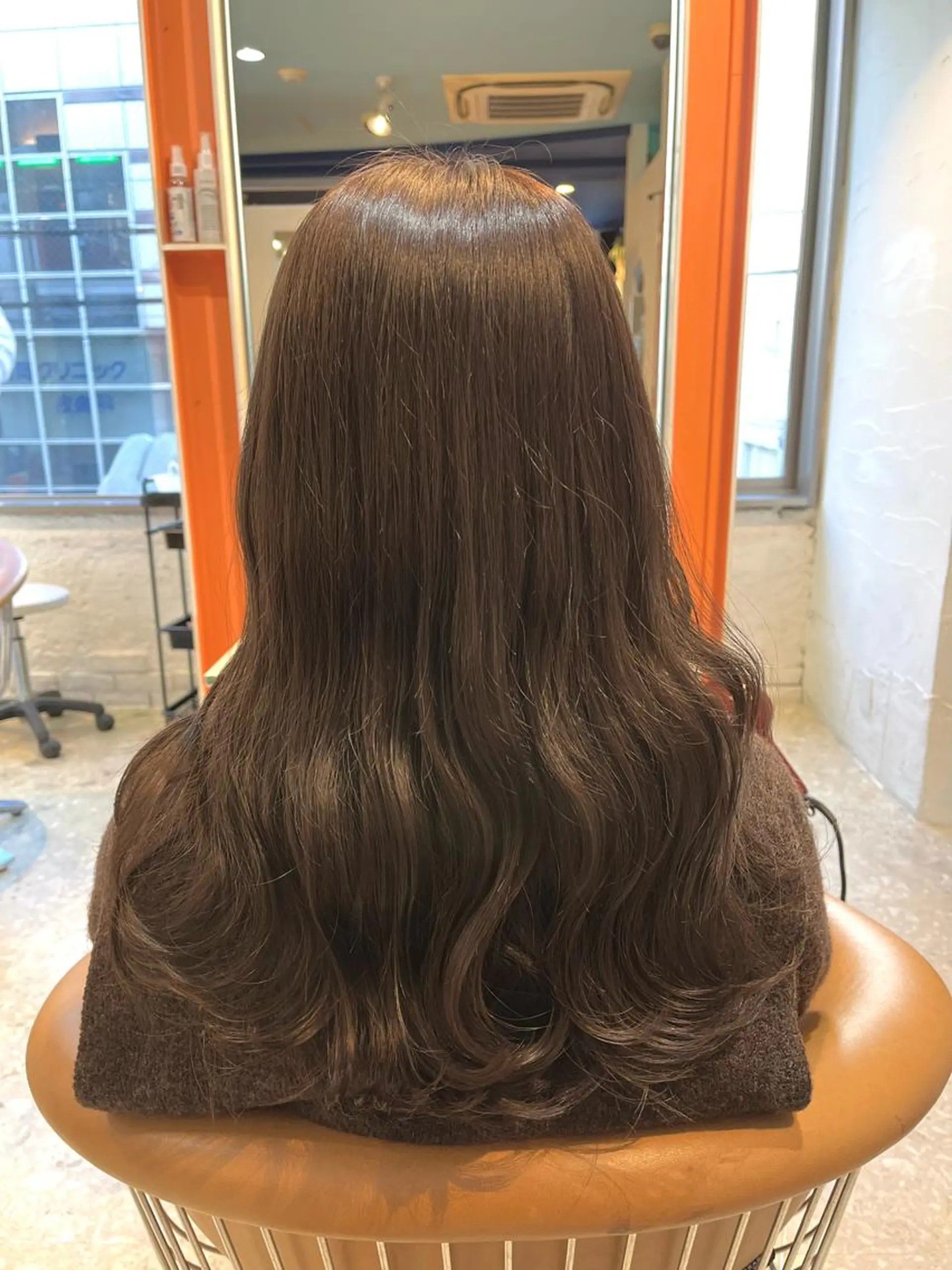 セミロング カラー ヘアカラー トリートメント うしだ かおるのヘアスタイル