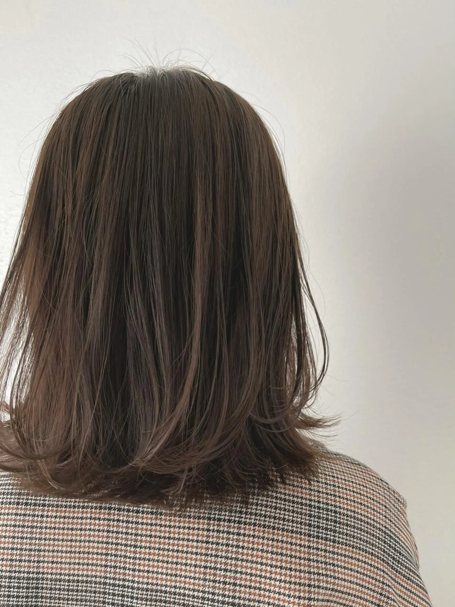 ミディアム カラー KNOWHOW京都所属・トレンド/顔まわり/ レイヤー/グレージュのヘアスタイル