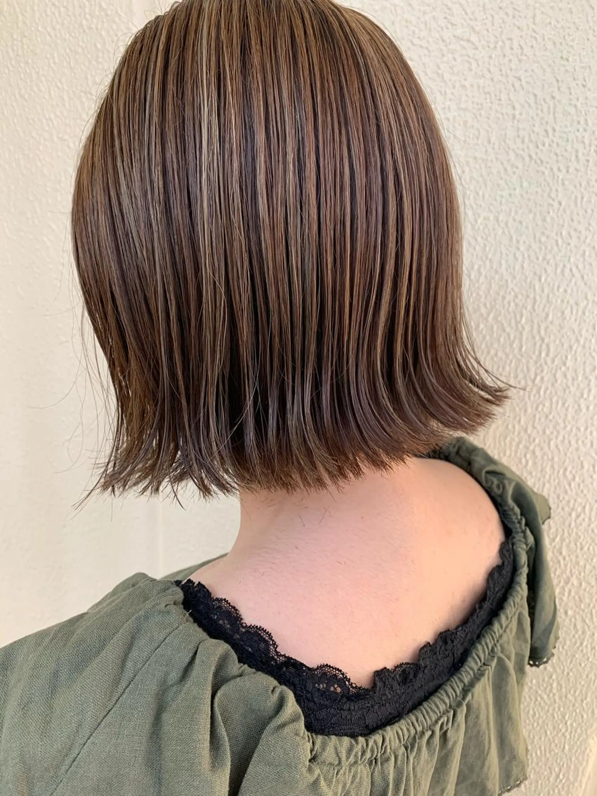 ショート 切りっぱなしボブ ボブ ハイライト 河原 亮のヘアスタイル