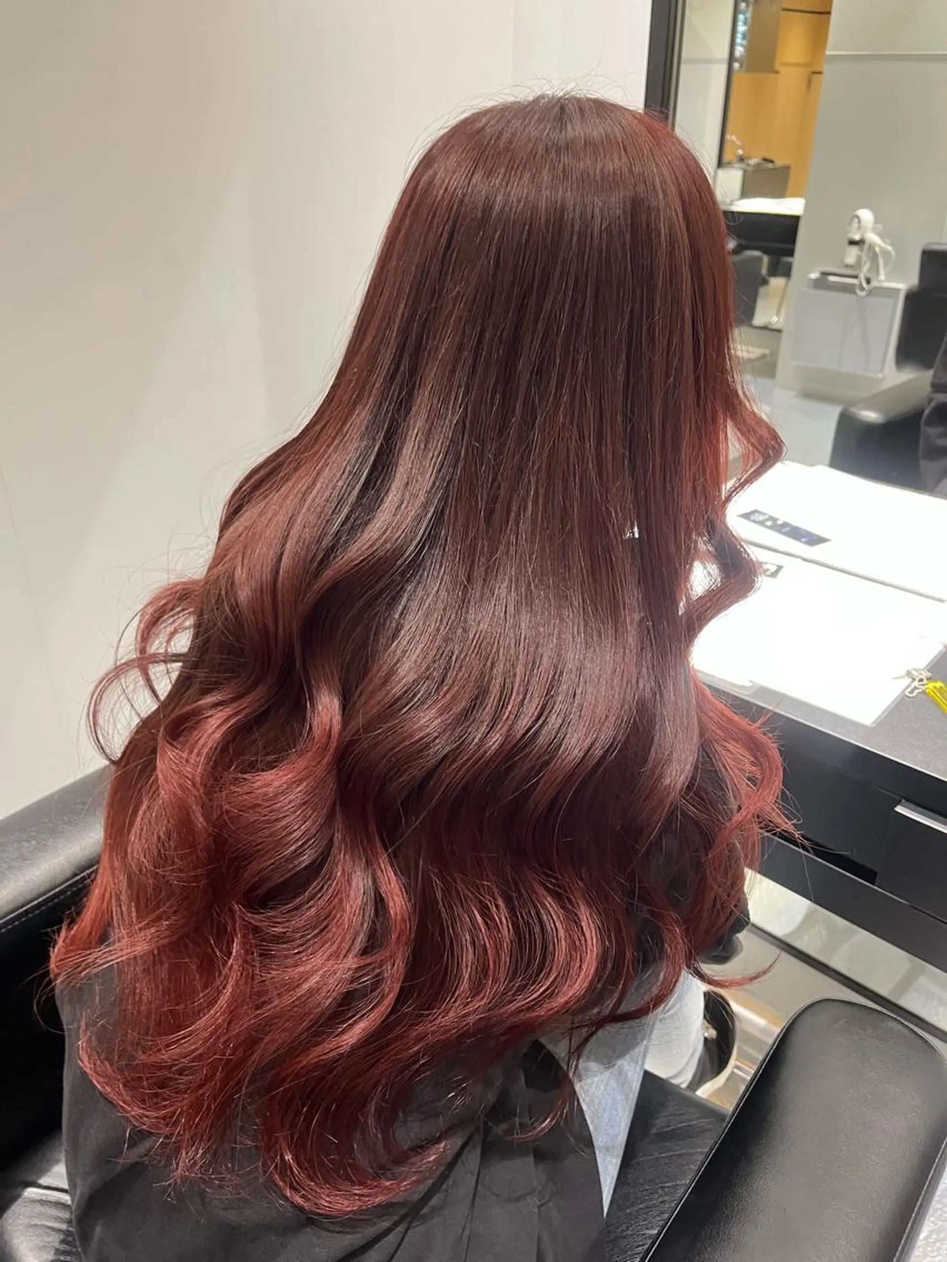 カラー ピンクカラー レッドカラー 🟣niw SHUNNA🟣のヘアスタイル