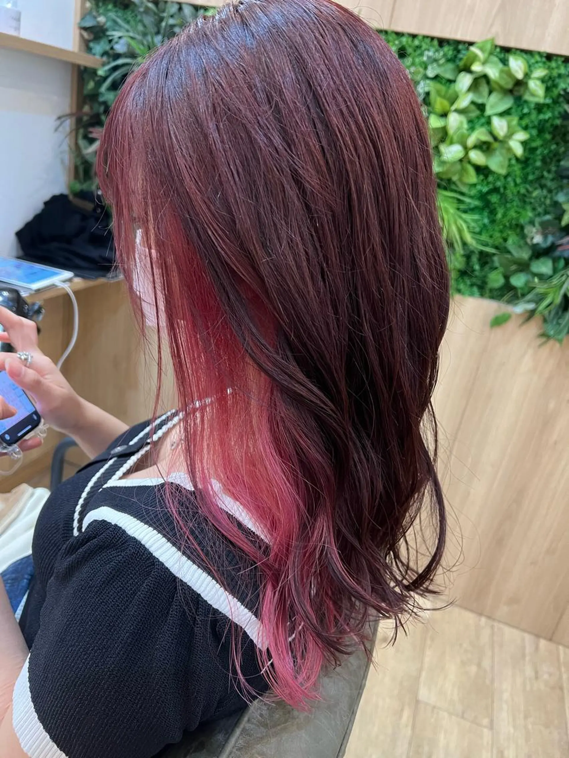 カラー 高辻 日菜のヘアスタイル