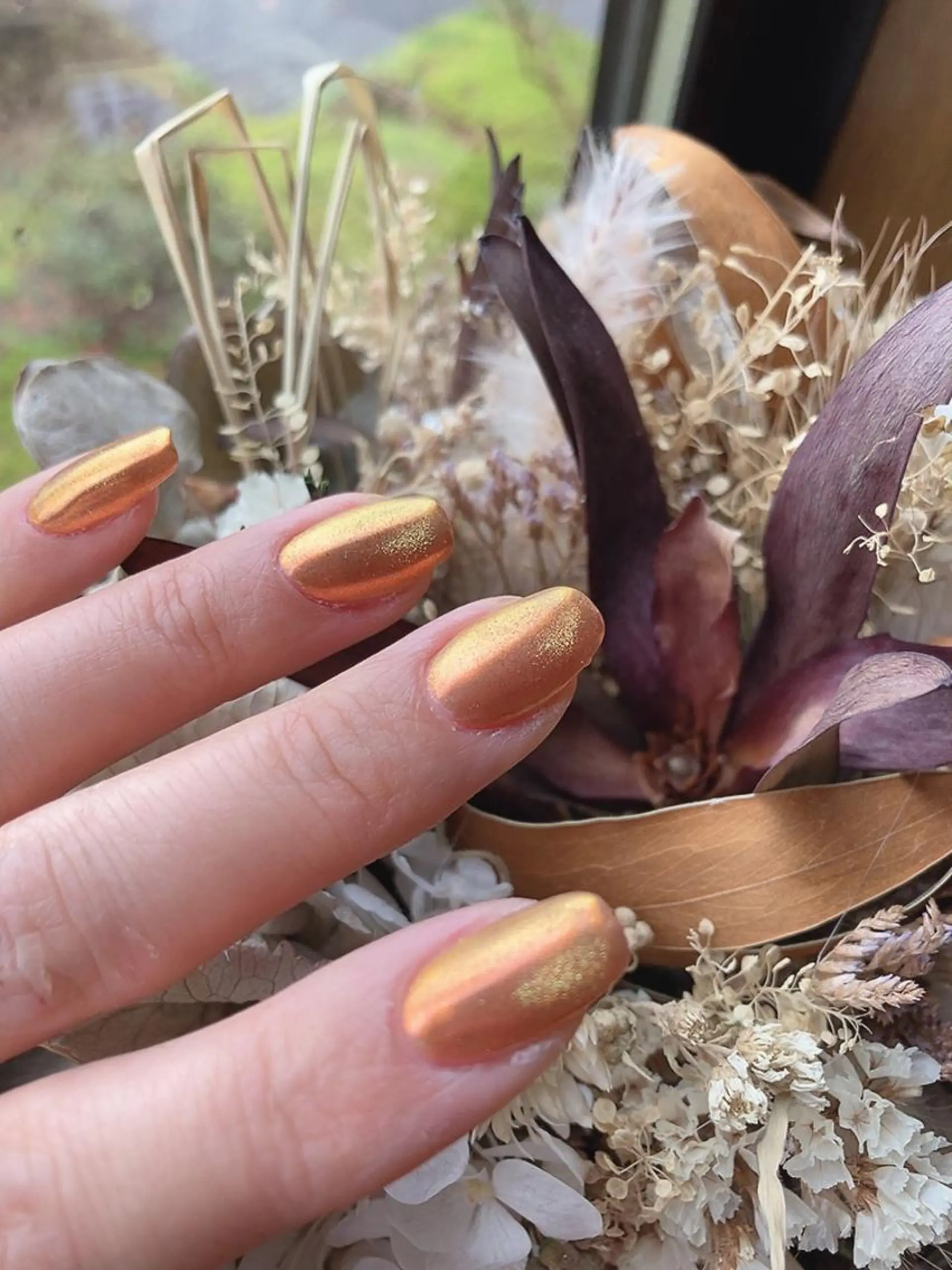 ネイル マグネットネイル ミラーネイル 𝐴𝑁𝑈𝐸 トラブル爪育成専門のネイルデザイン